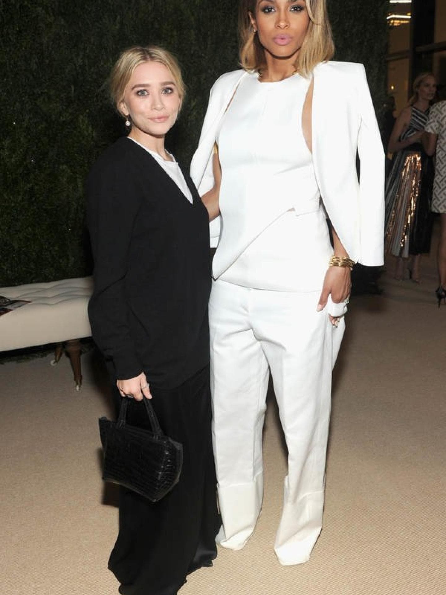 Wie groß ist Ashley Olsen? Wie groß ist Ashley Olsen?