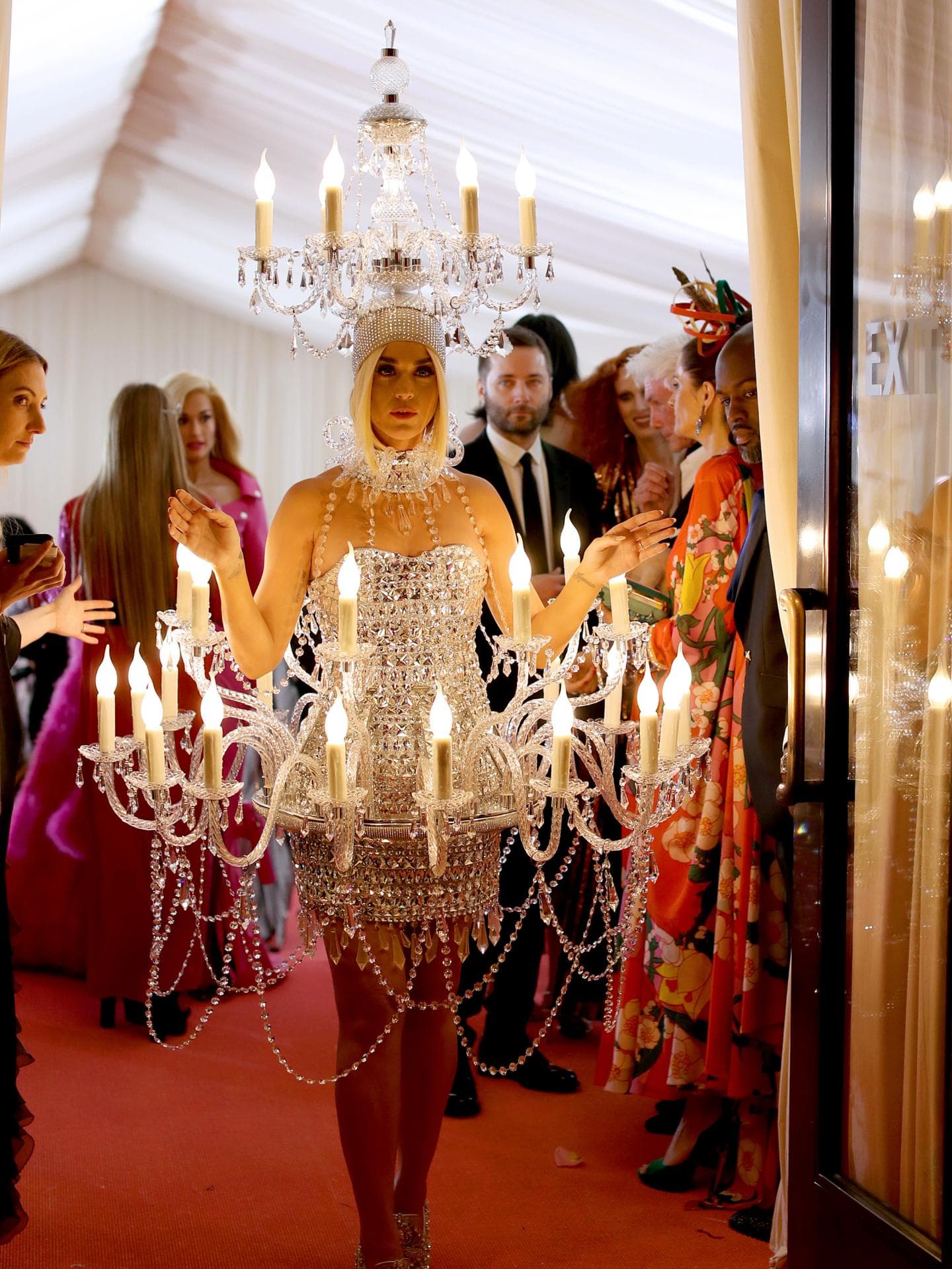Katy Perry Met Gala 209 Kronleuchter