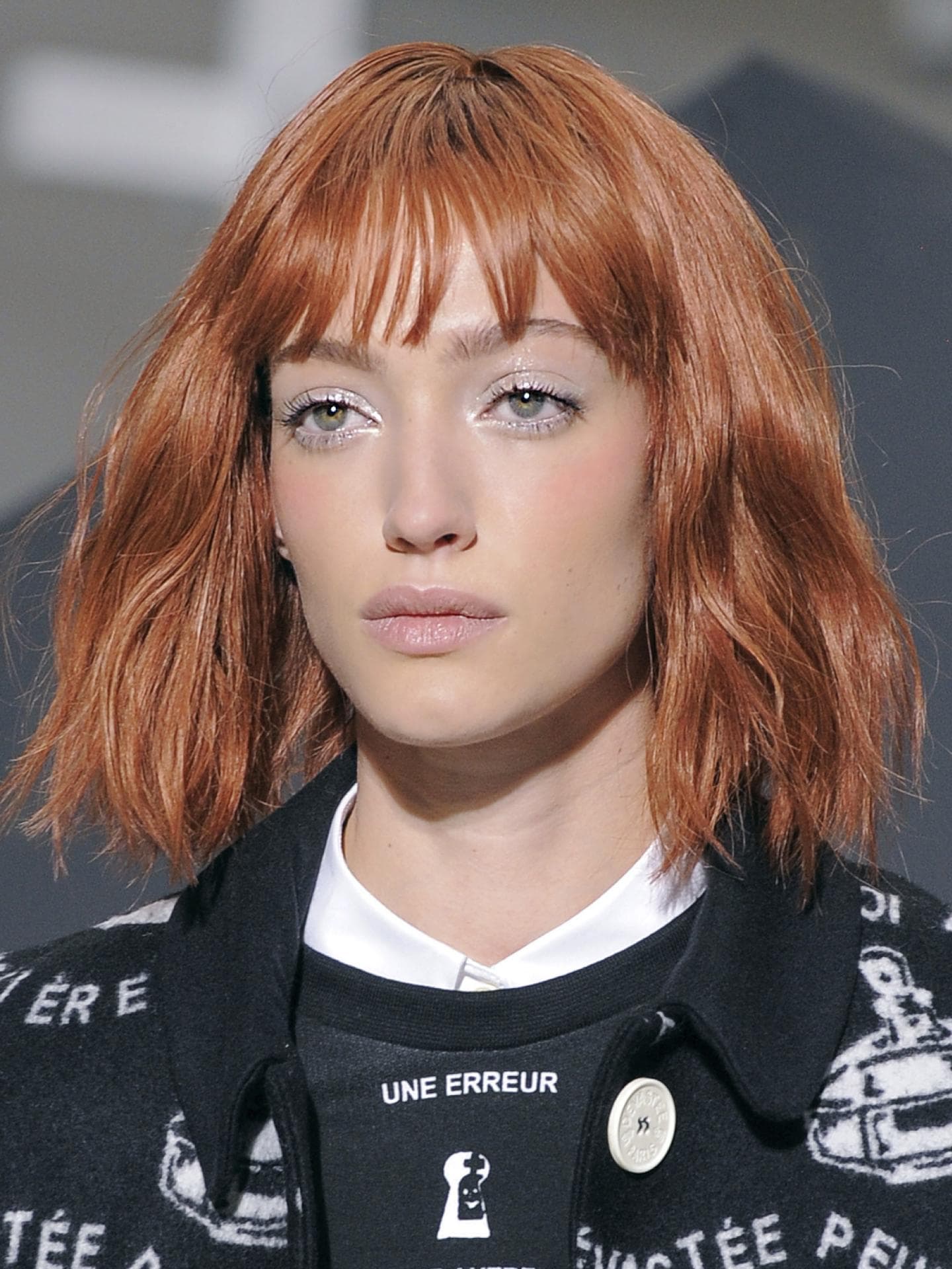 Rote Haare mit Pony