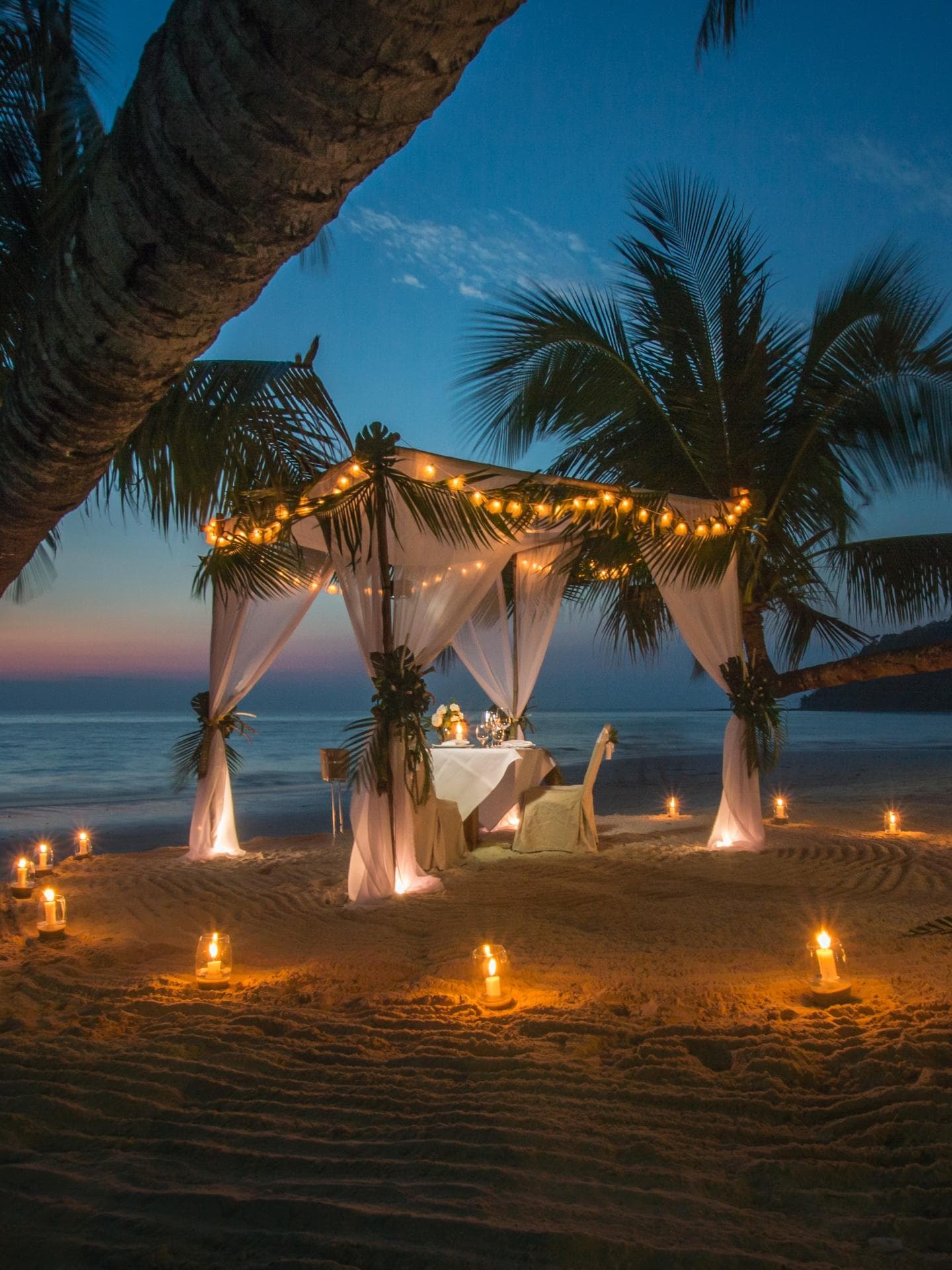 Candle-Light-Dinner am Strand