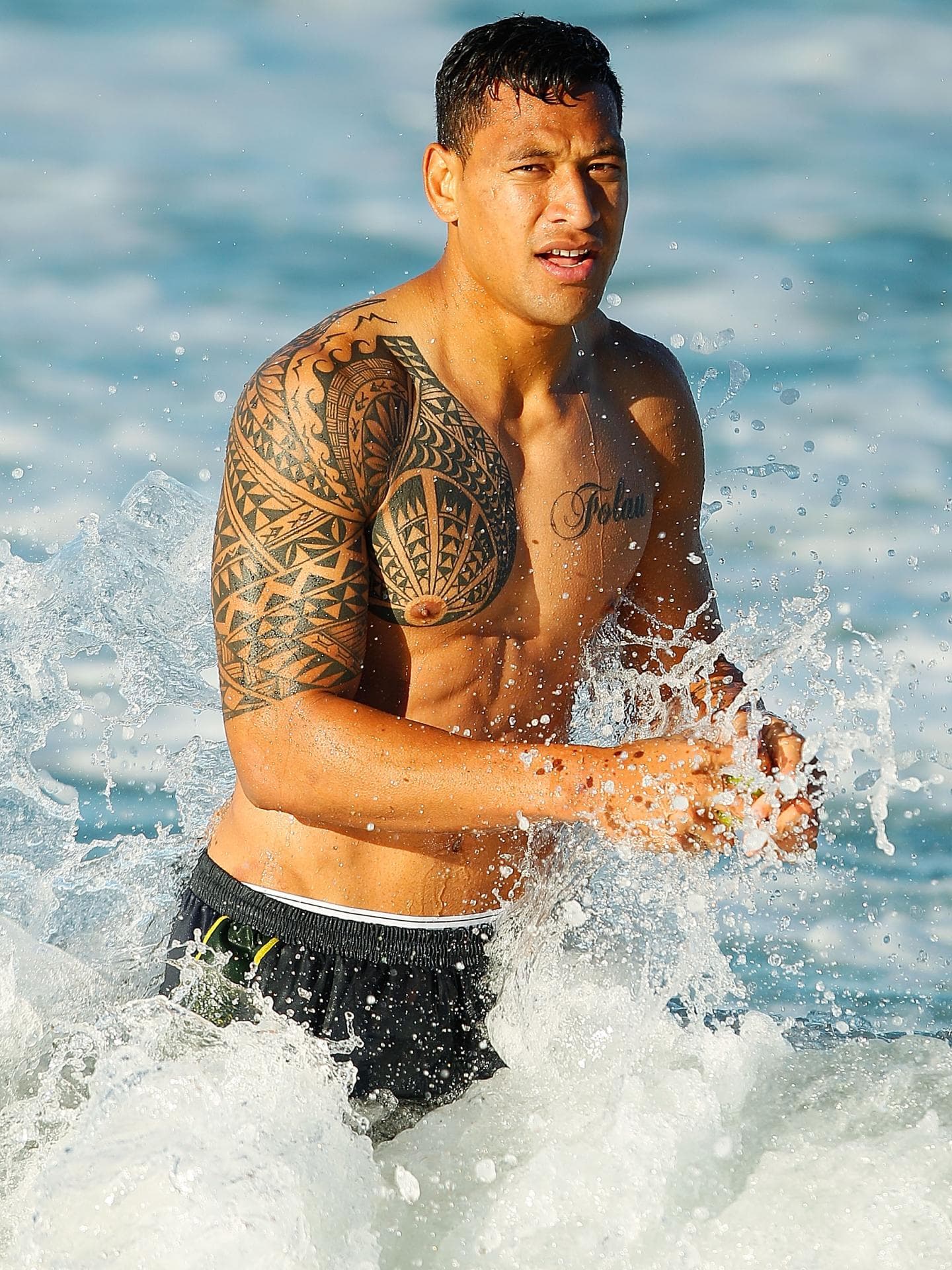 Israel Folau im Meer
