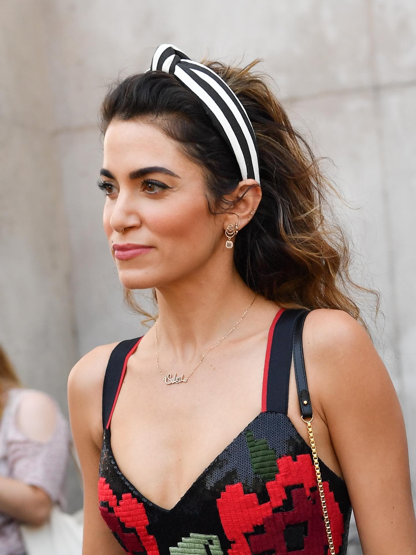 Nikki Reed mit Haarband