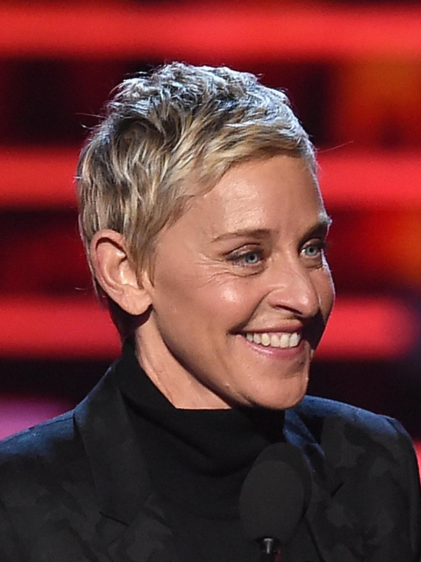 Ellen Degeneres Frisuren ab 50