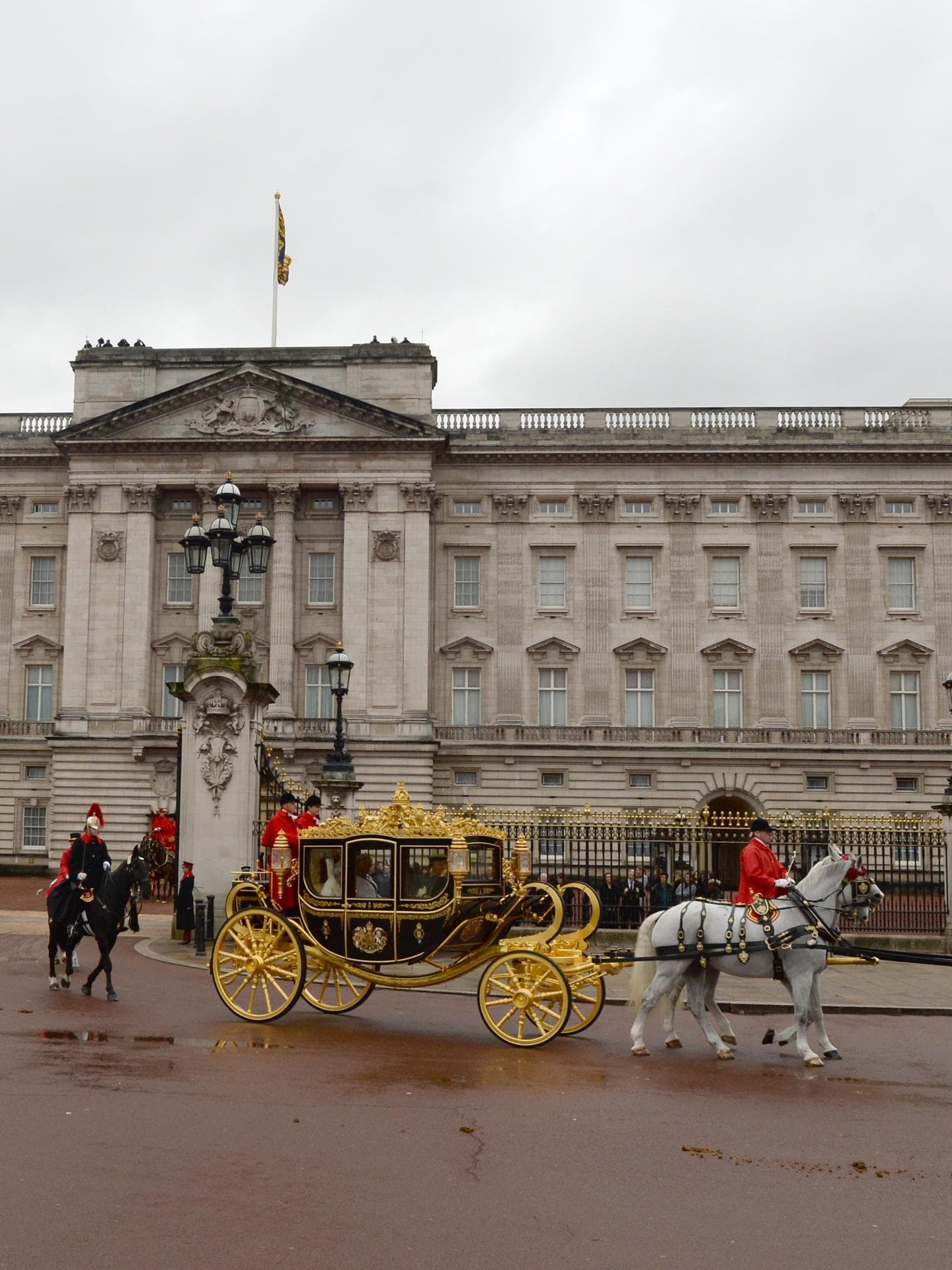 Diamand Jubilee State Coach vor dem Buckingham Palace
