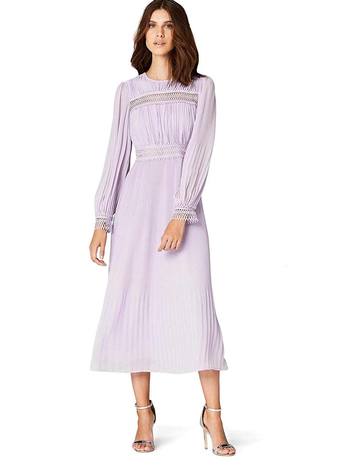 Fliederfarbenes Plissee-Kleid mit langen Ärmeln