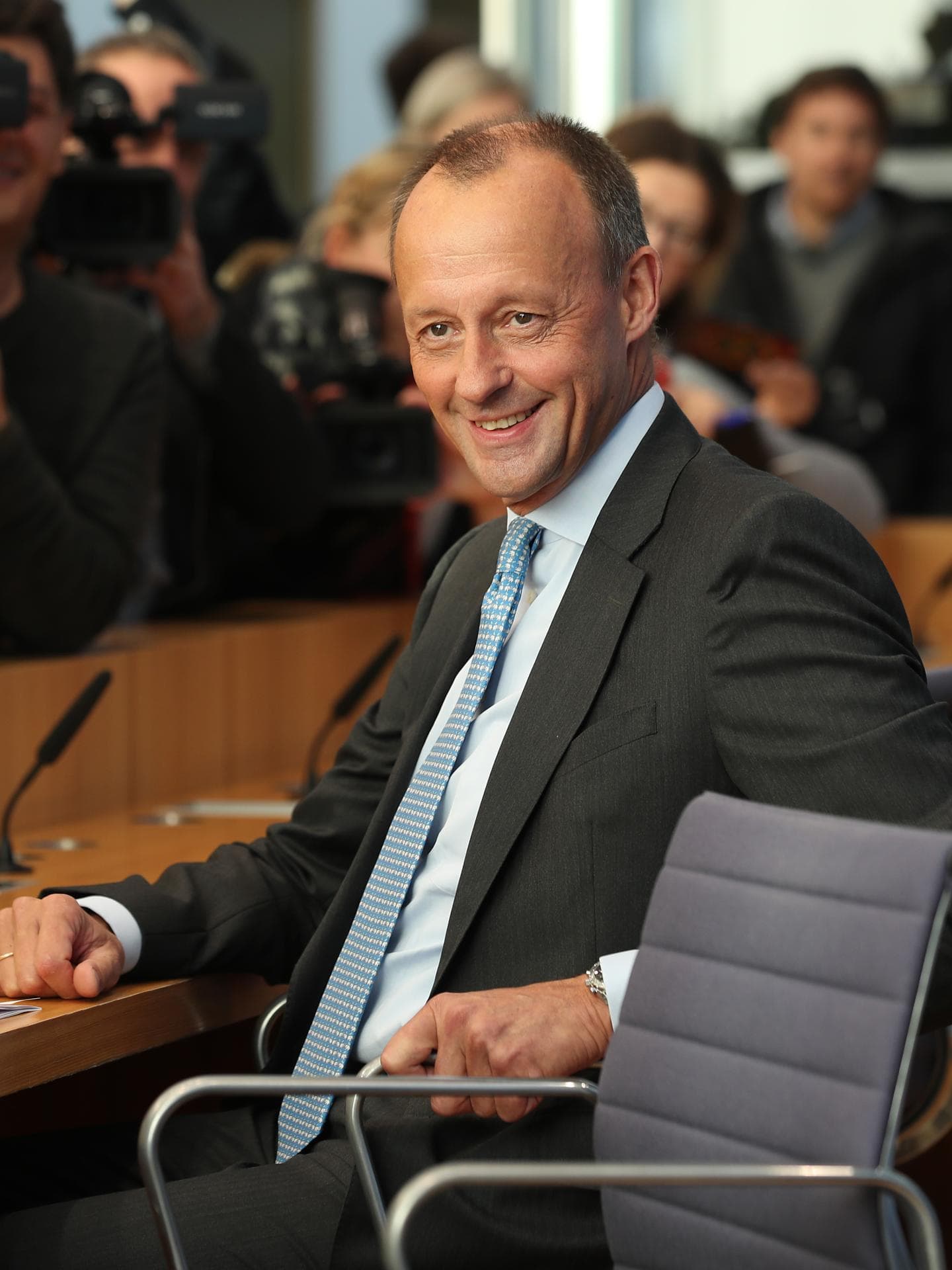 Friedrich Merz Star mit Corona