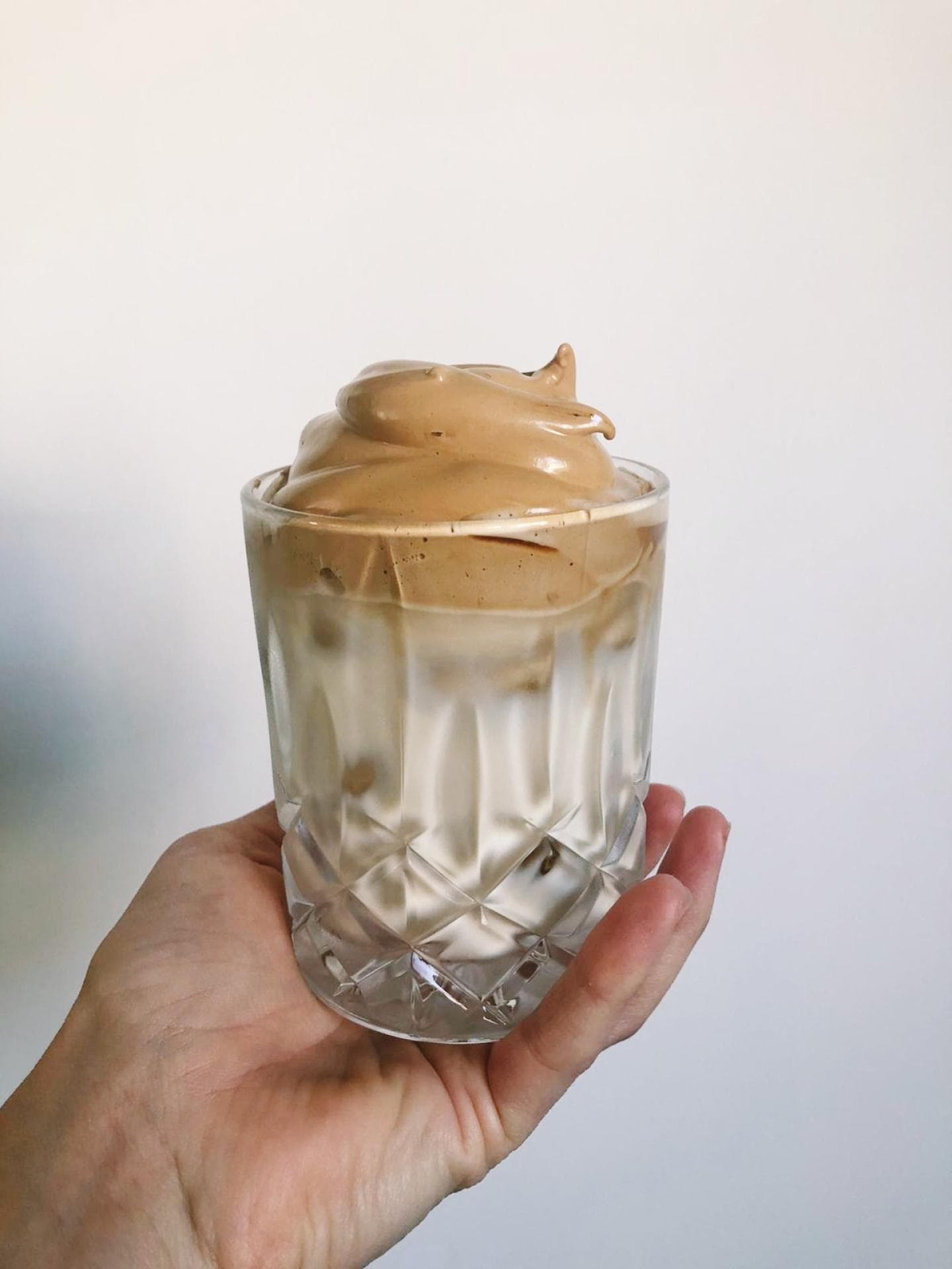Dalgona Coffee im Glas