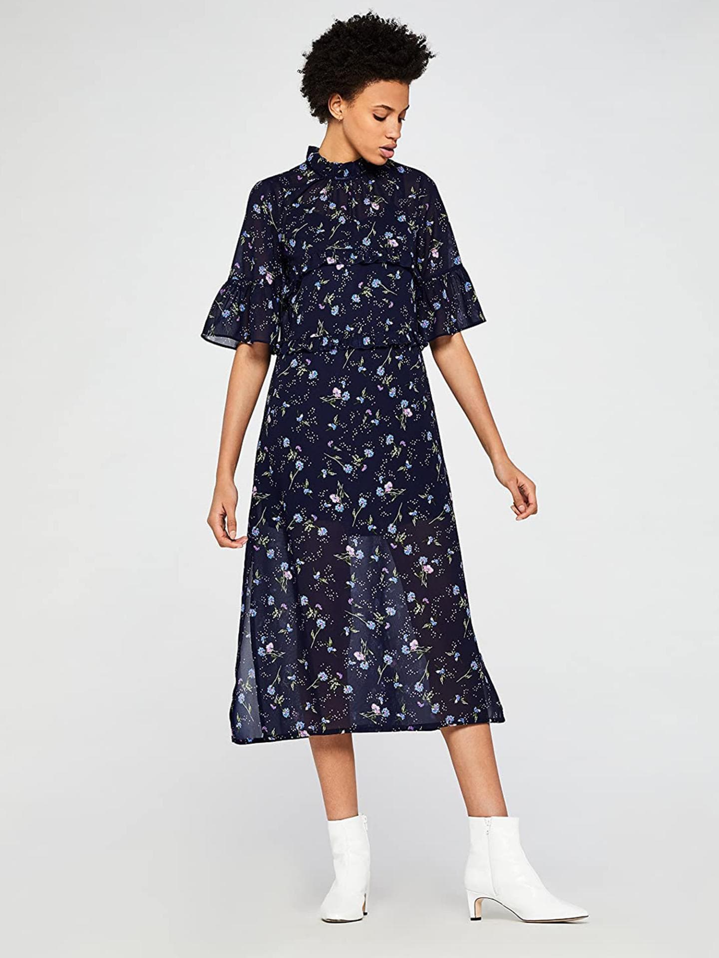 Dunkelblaues Blumenkleid