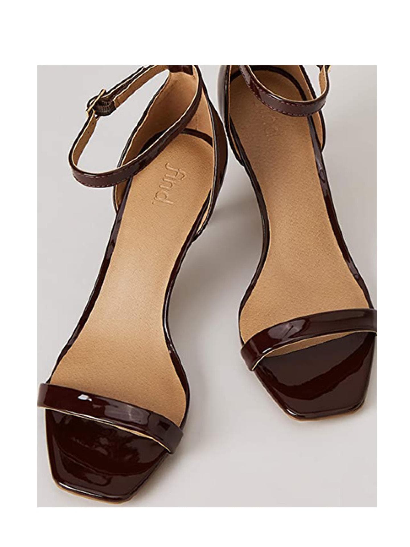 Sandalen mit Riemchen