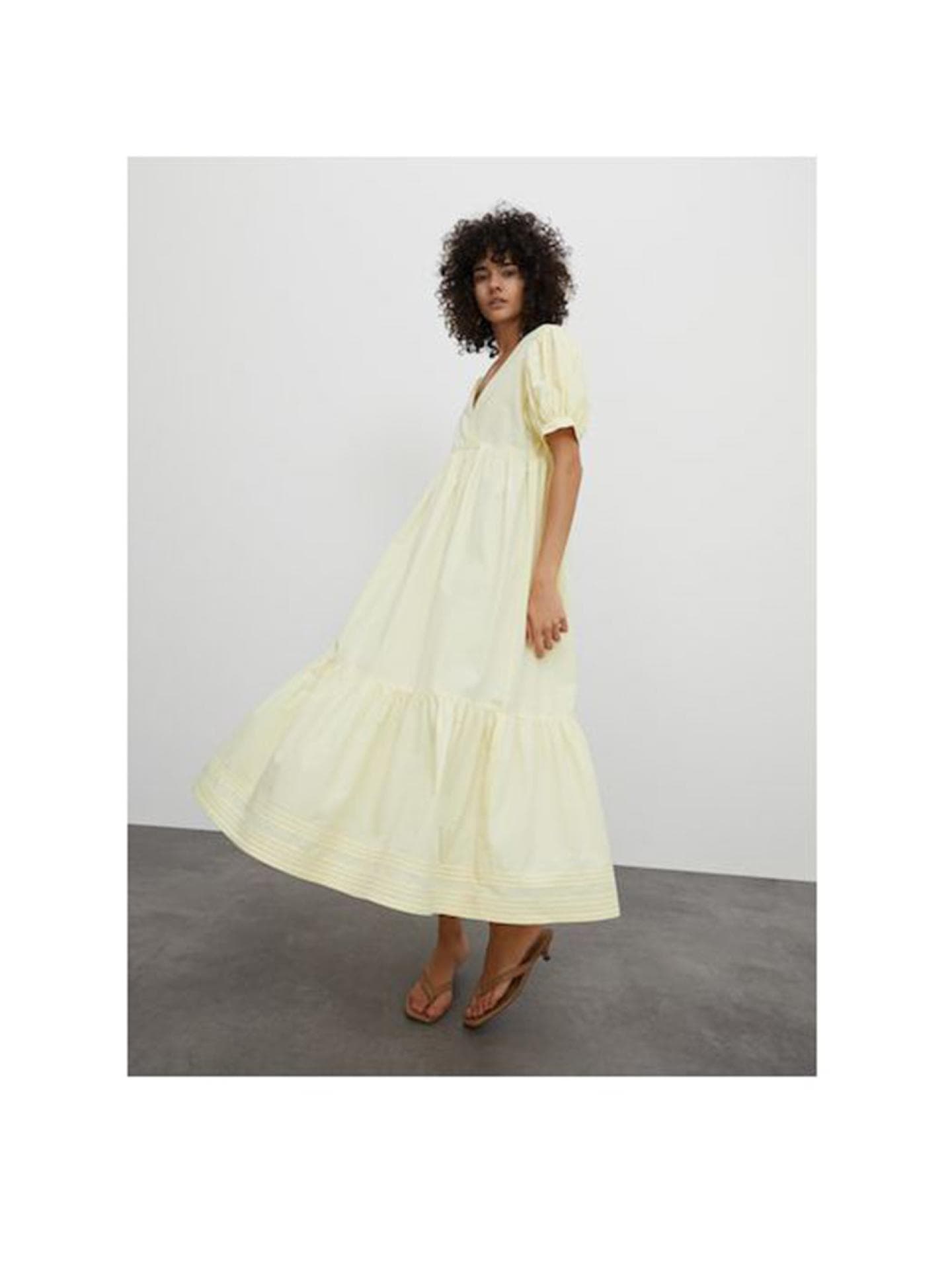 Gelbes Maxikleid