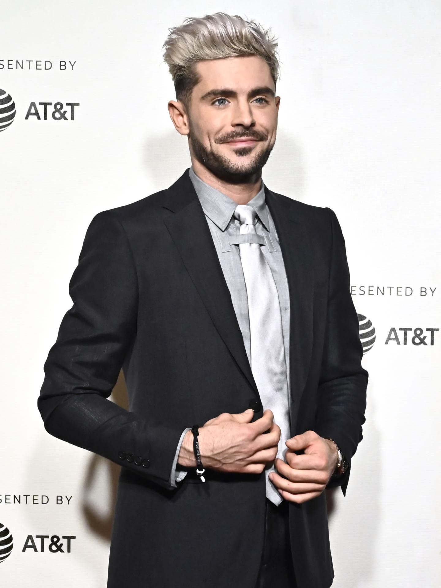 Zac Efron 2019