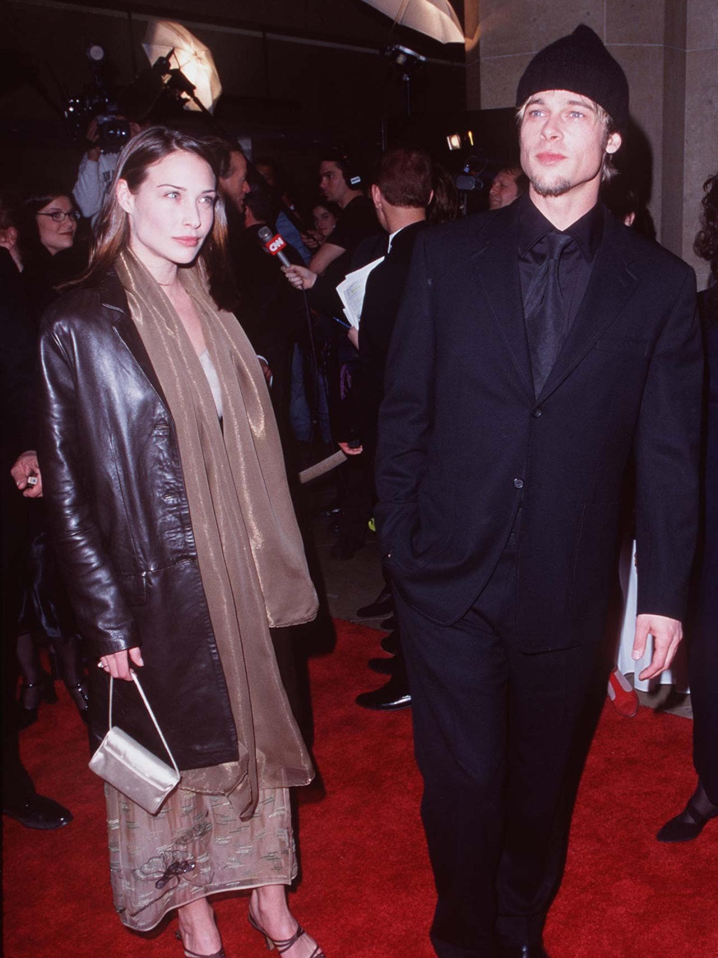  Claire Forlani in Brad Pitt