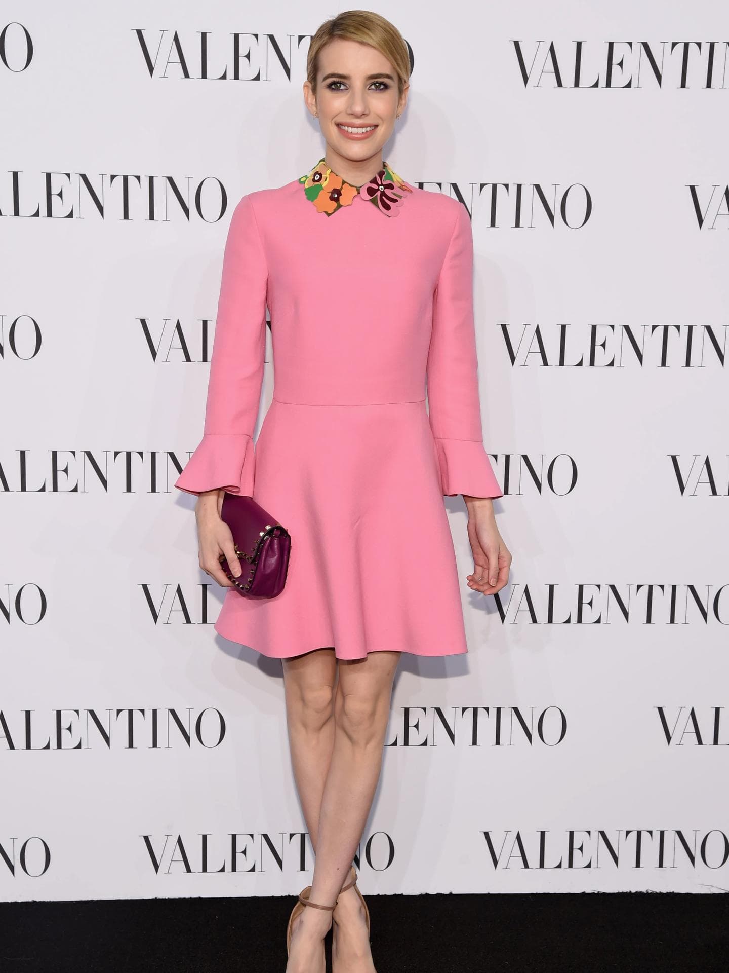 Emma Roberts pinkes Kleid