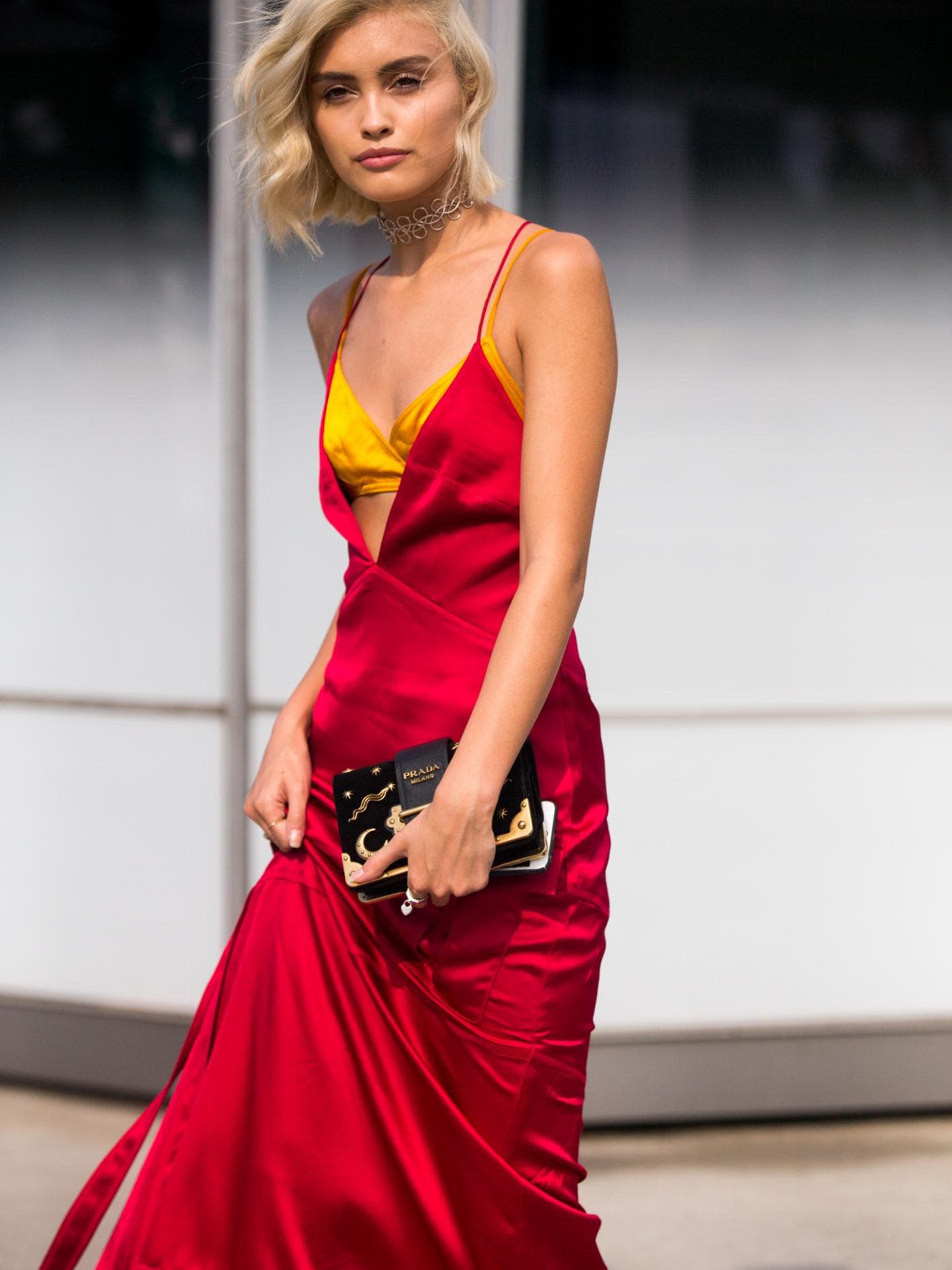 Bloggerin in Slip Dress rot