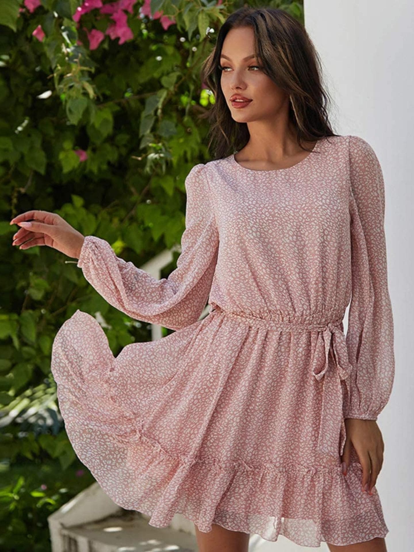 Rüschenkleid mit langen Ärmeln