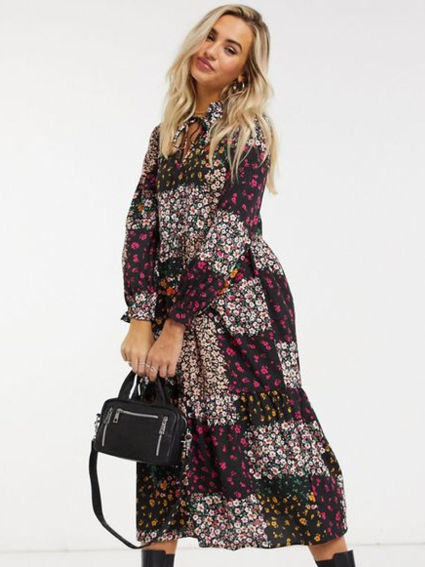 Gestuftes Midikleid