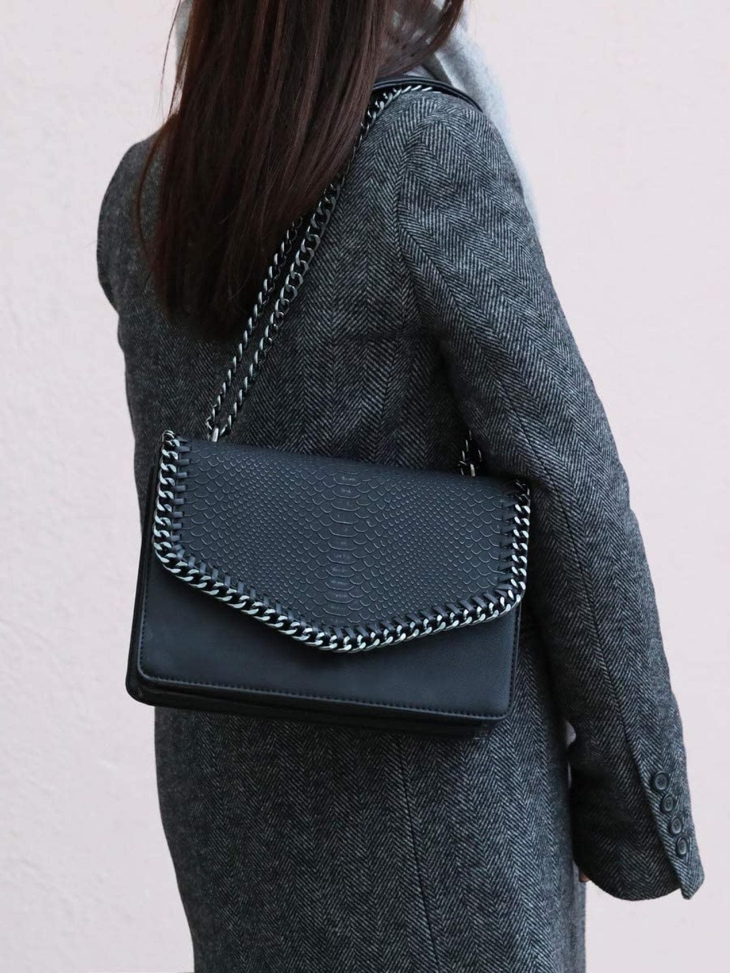 Tasche mit Ketten