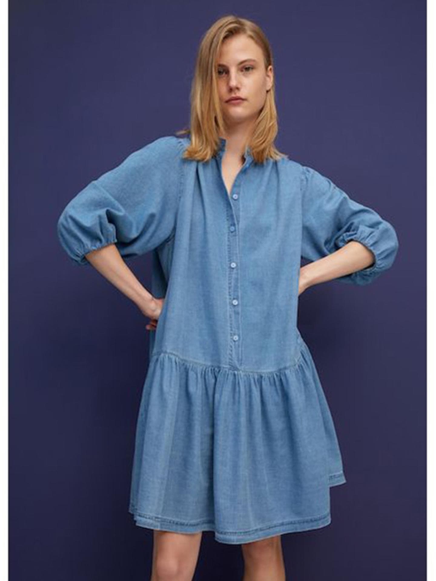 Blaues Midikleid