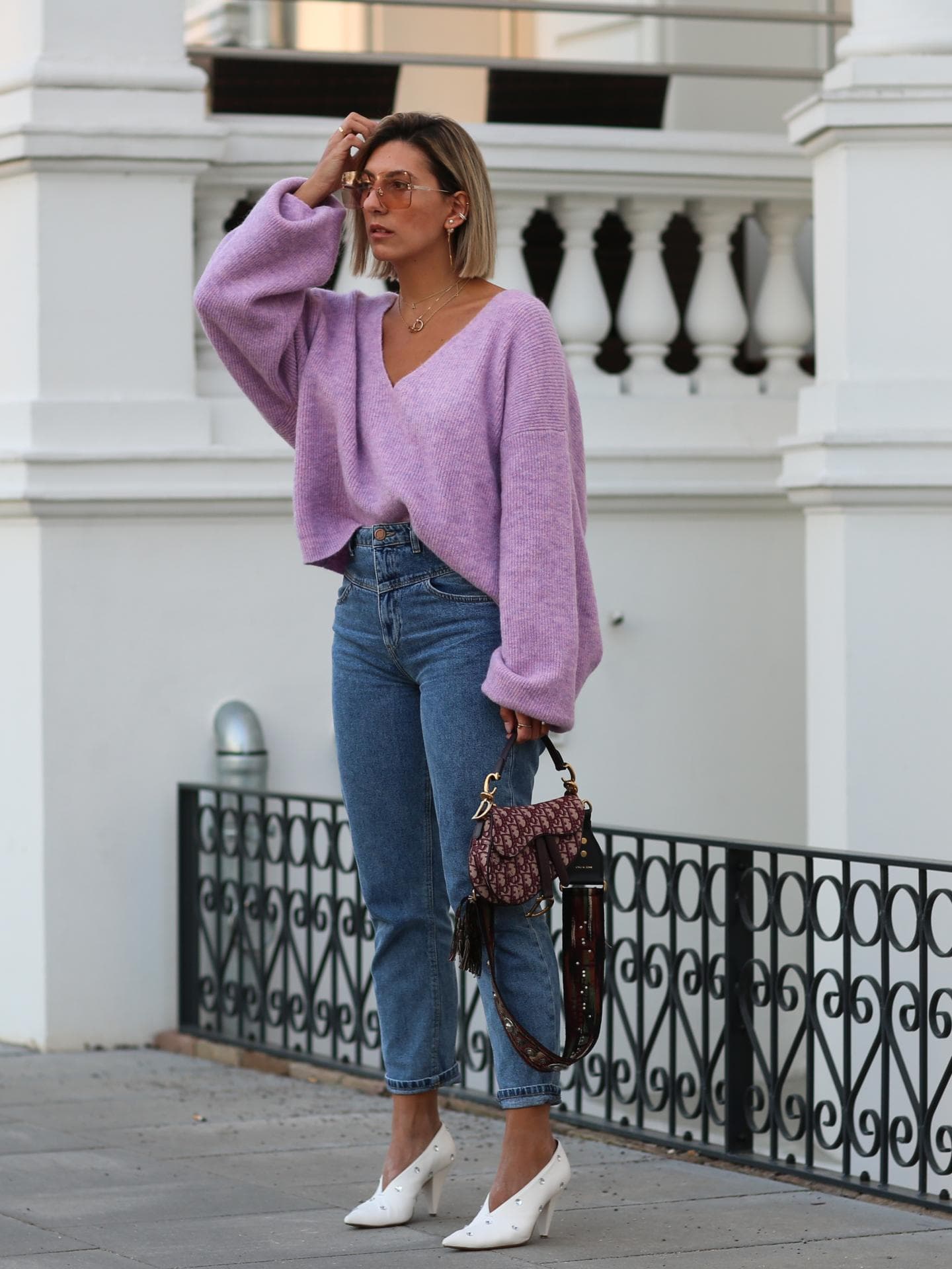 Strickpullover mit Jeans 