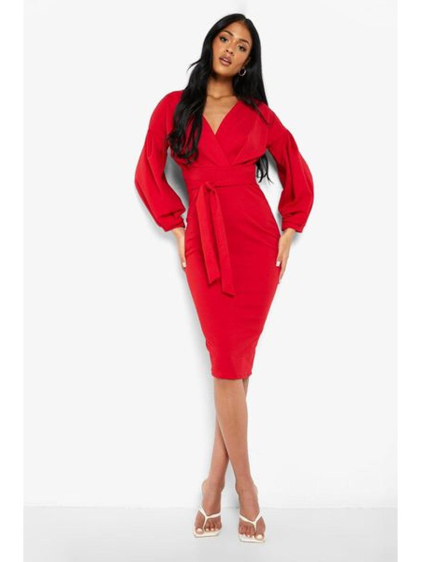 Rotes enges Kleid mit Bindegürtel