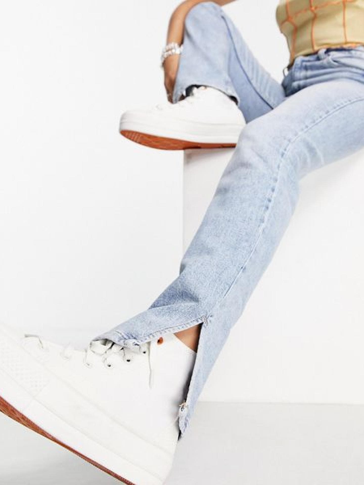 Straight Jeans mit Saumschliltz