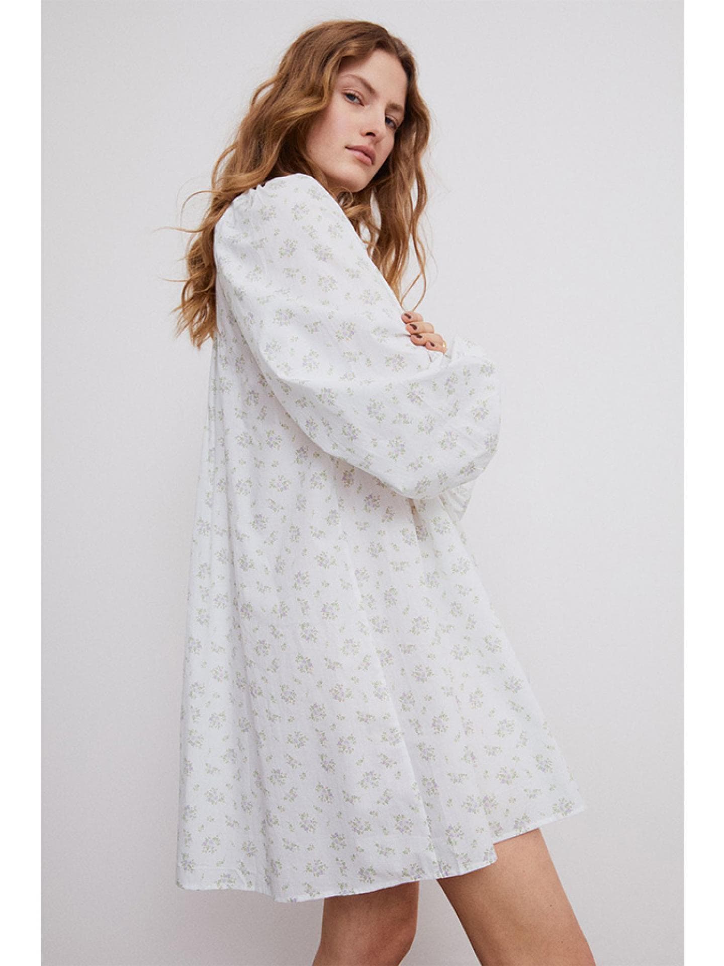 Weißes Blumenkleid