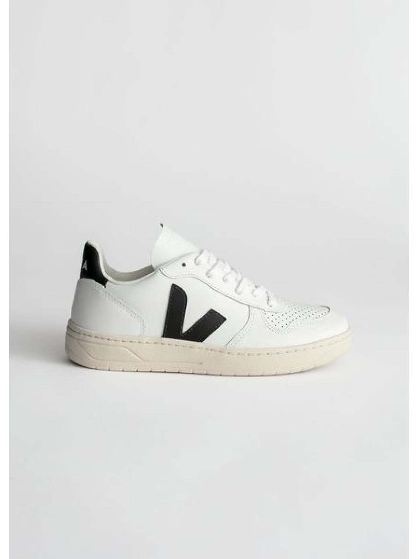 Veja V-10 Sneaker