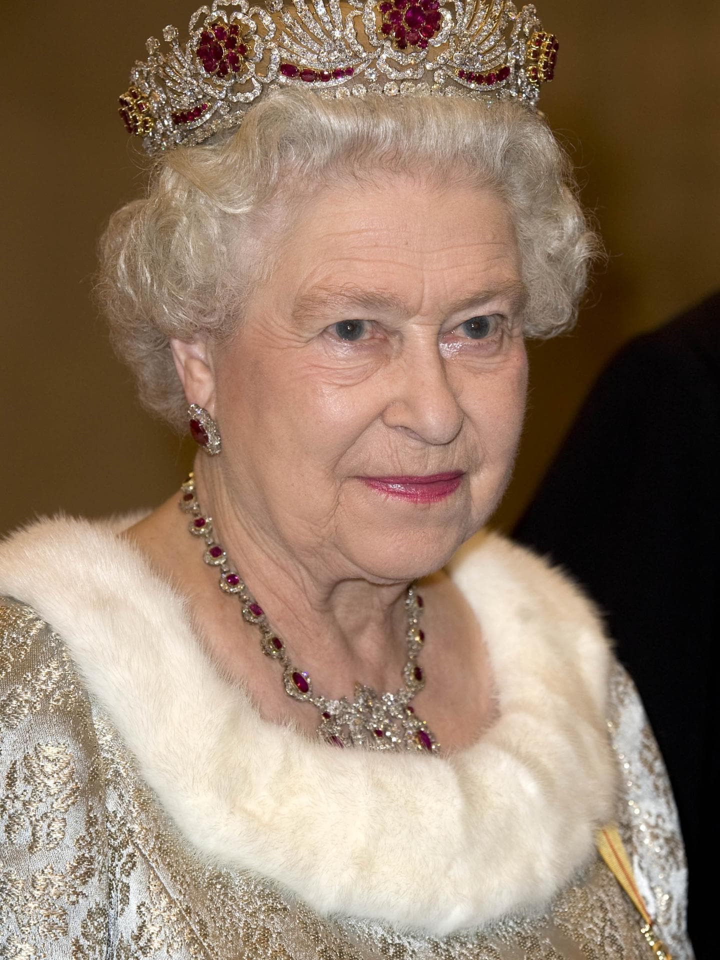 Nahaufnahme der Queen mit Krone 