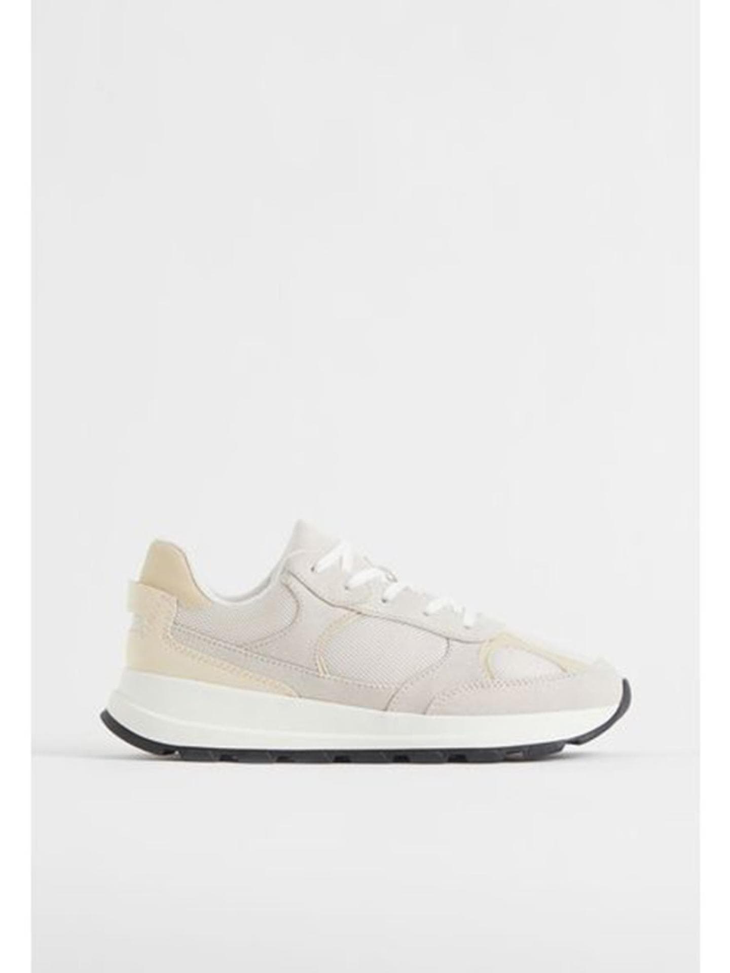 Beige Sneaker