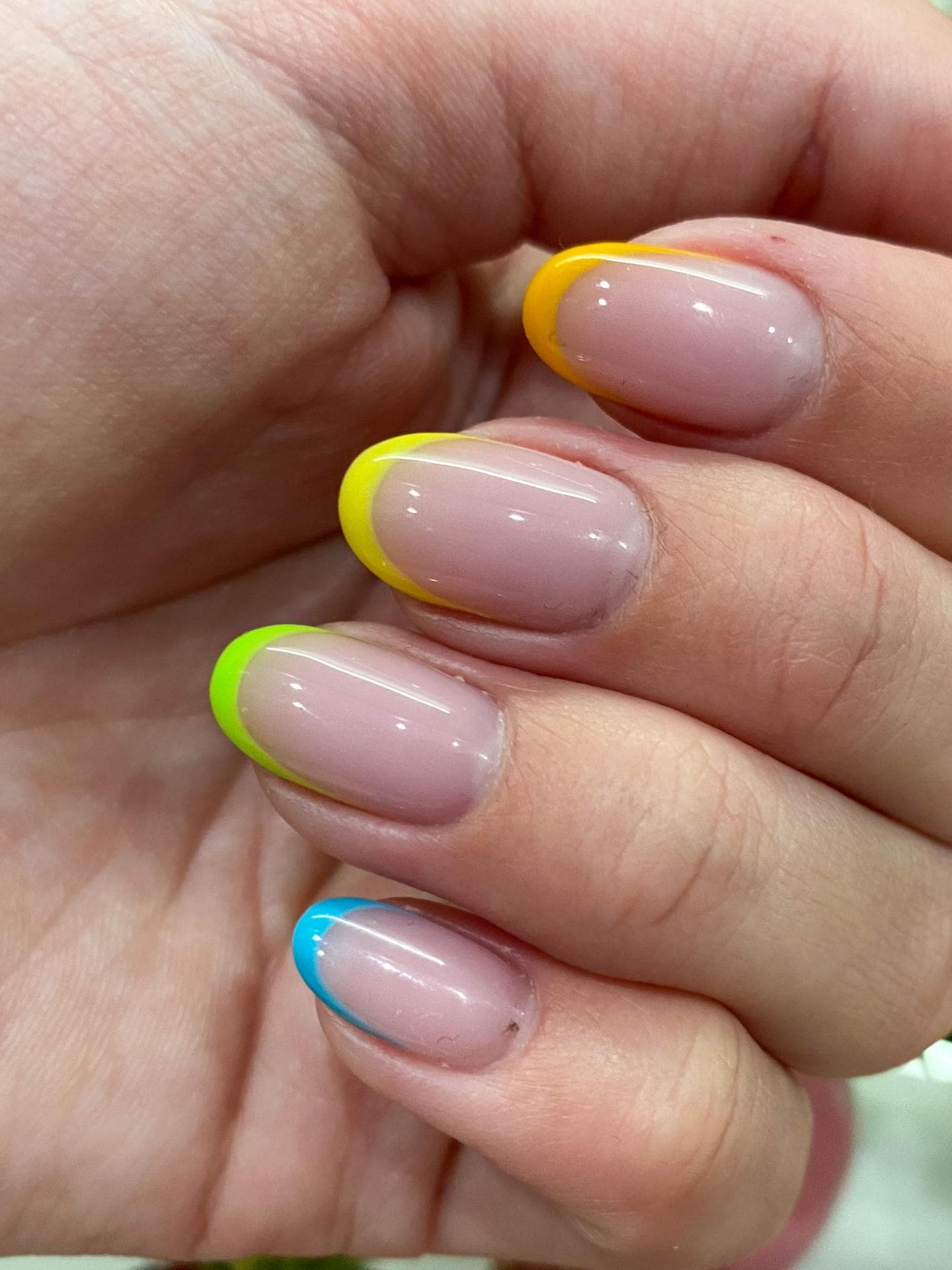 Bunte Frenchnails