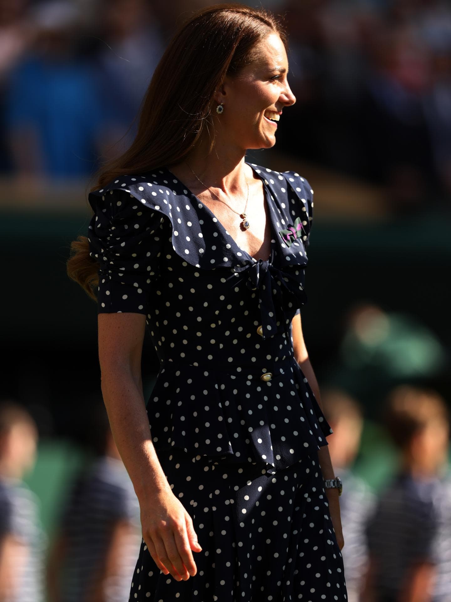 Kate trägt gepunktetes Kleid