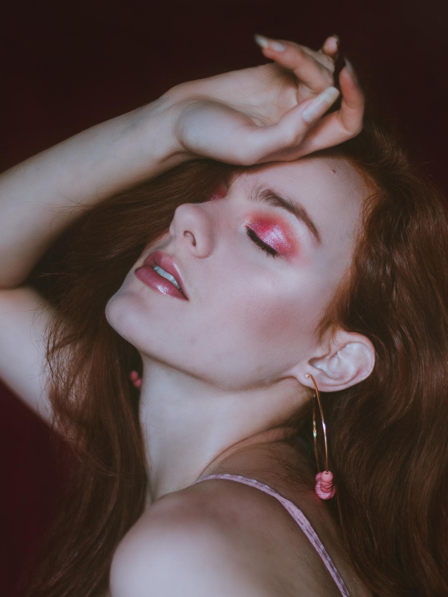 Frau mit viel Rouge