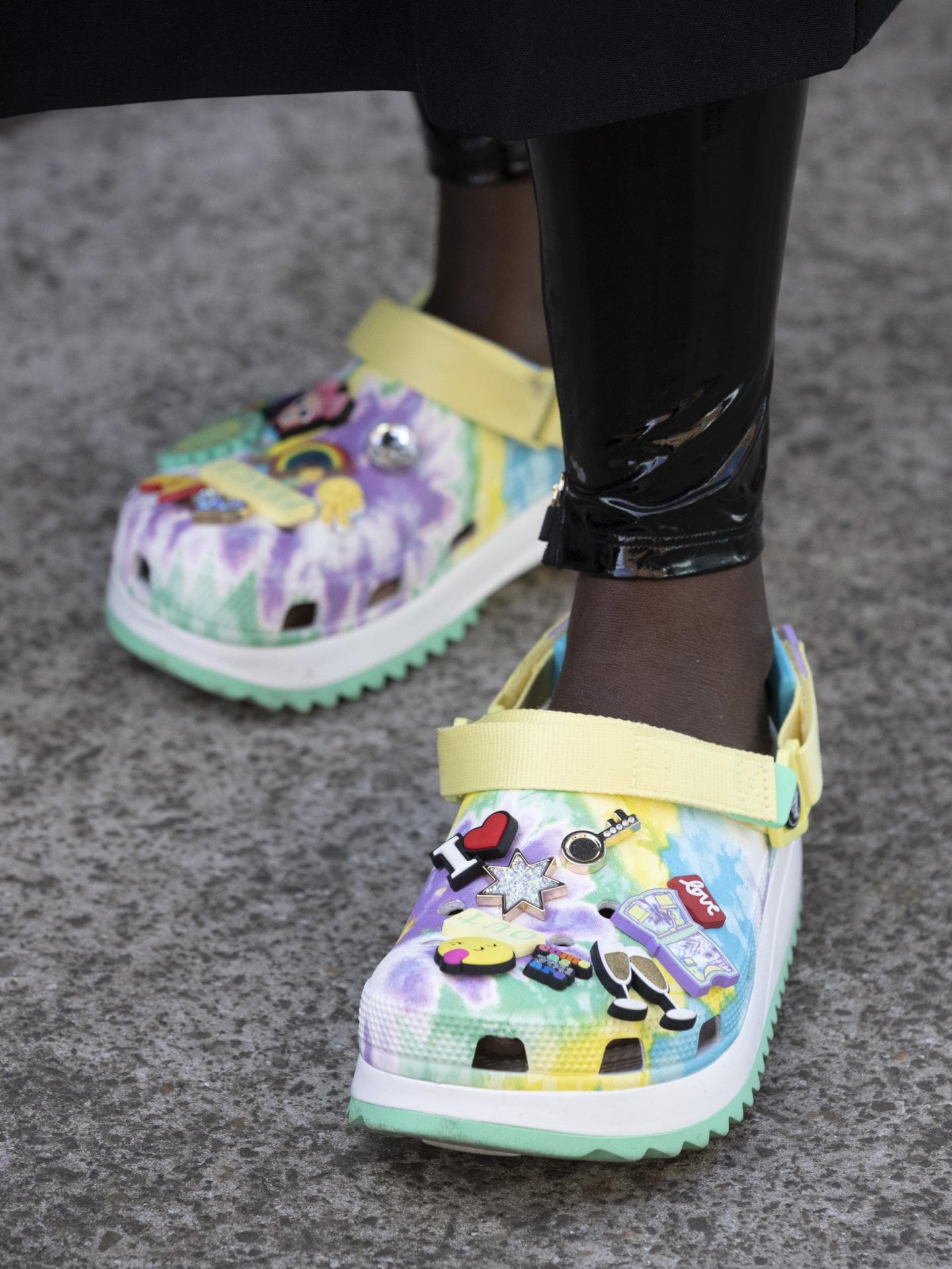Bunte Crocs