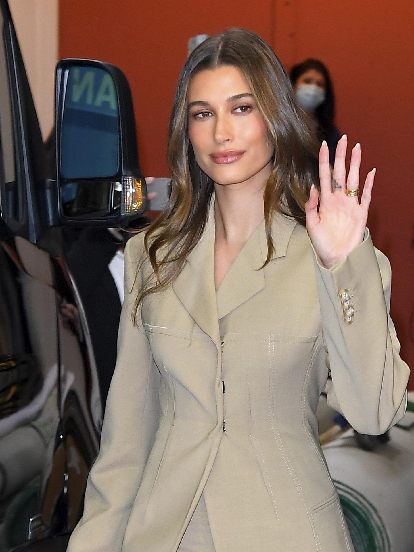 Hailey Bieber Hand Nägel