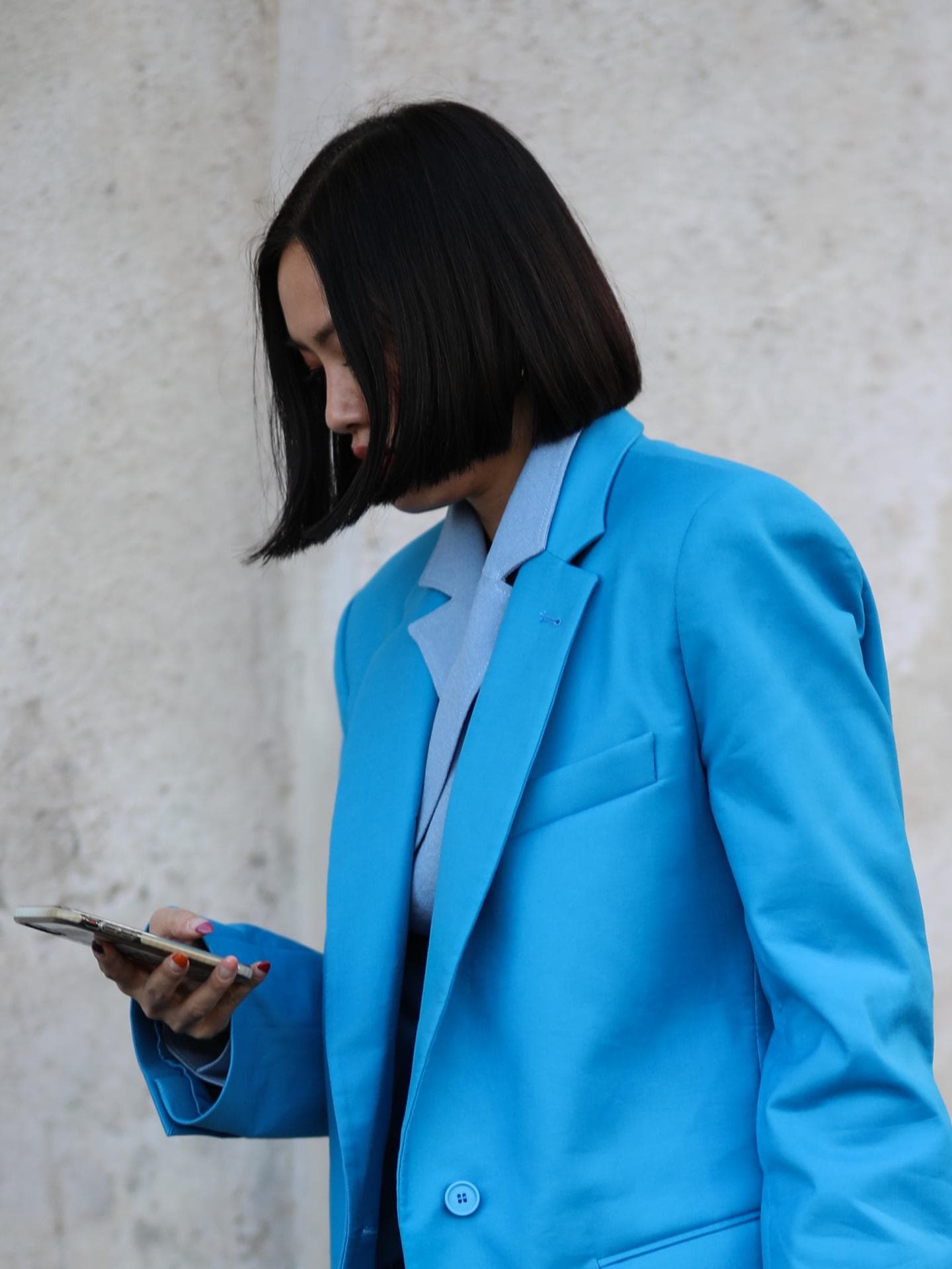Tiffany Hsu trägt den Sharp Bob