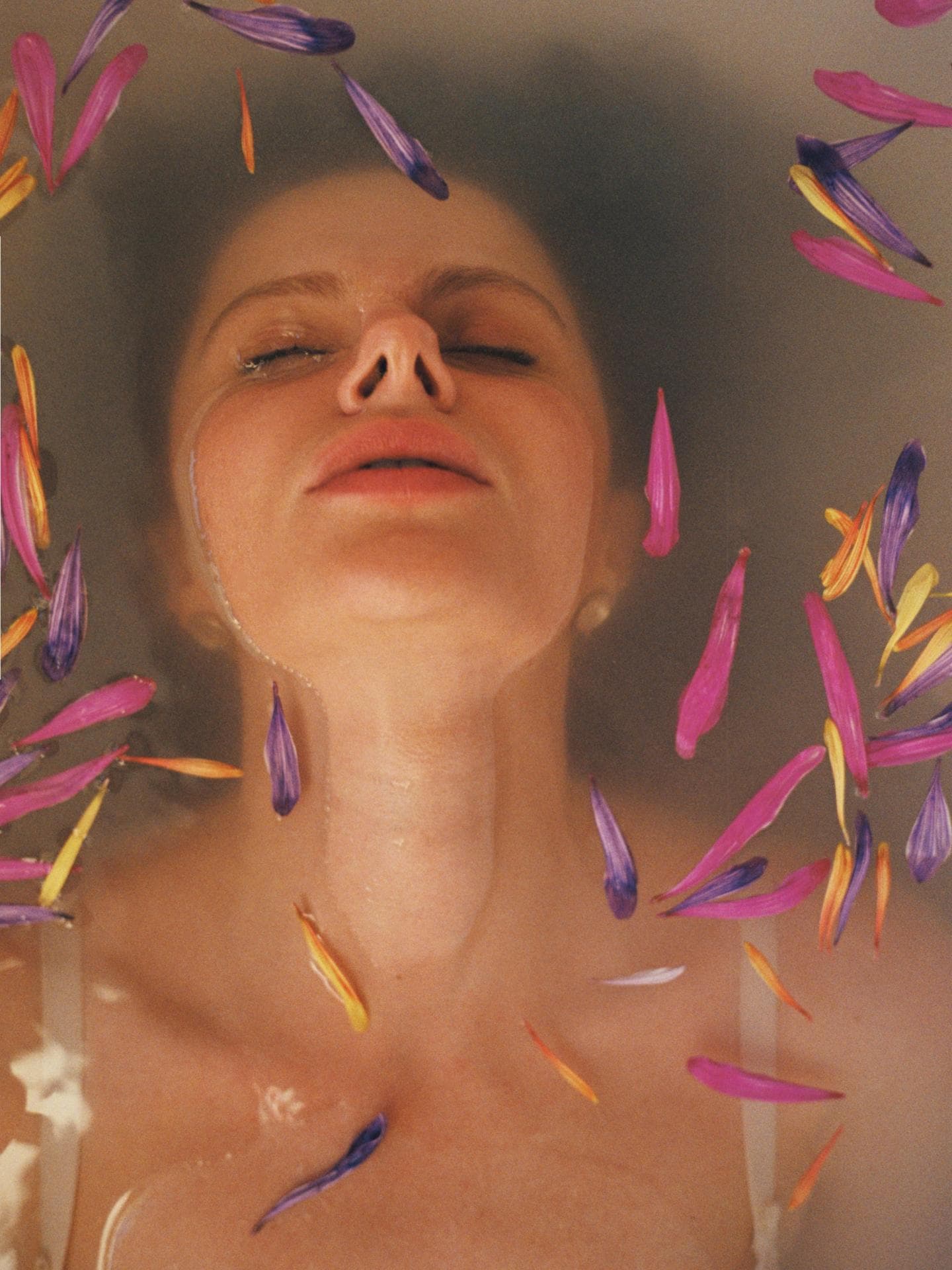 Frau in Badewanne