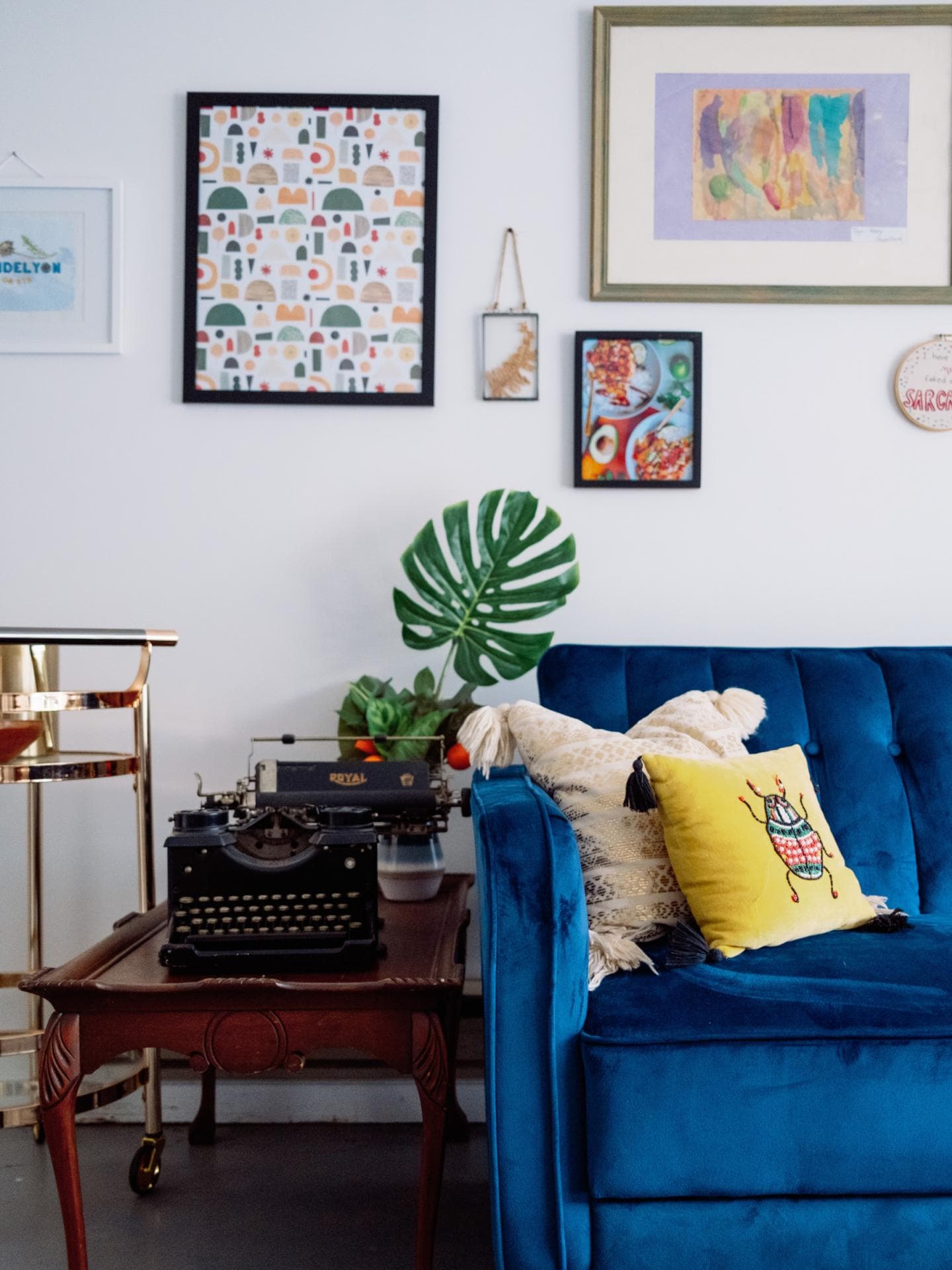 Cluttercore Interior-Trend