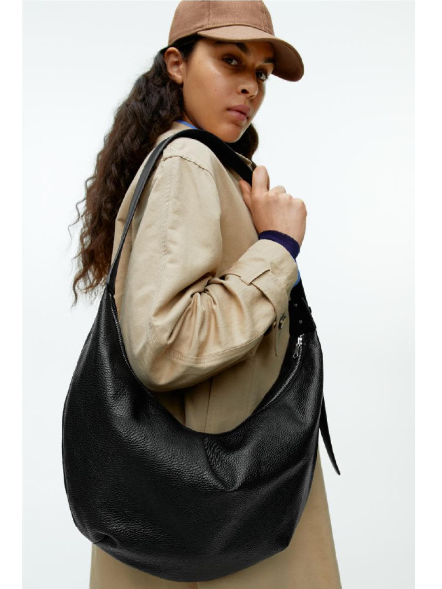 Geschwungene Ledertasche von Arket