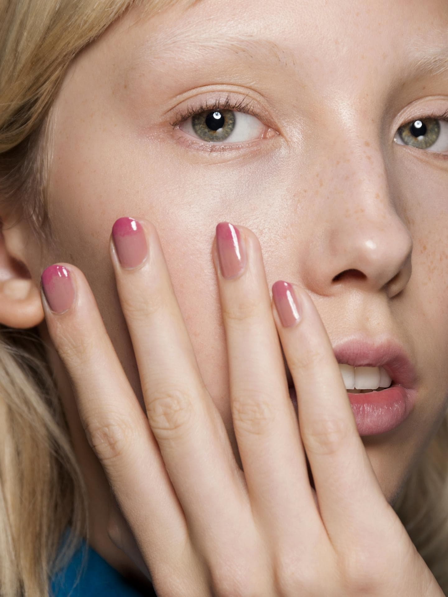 Ombré Lip Gloss Nails