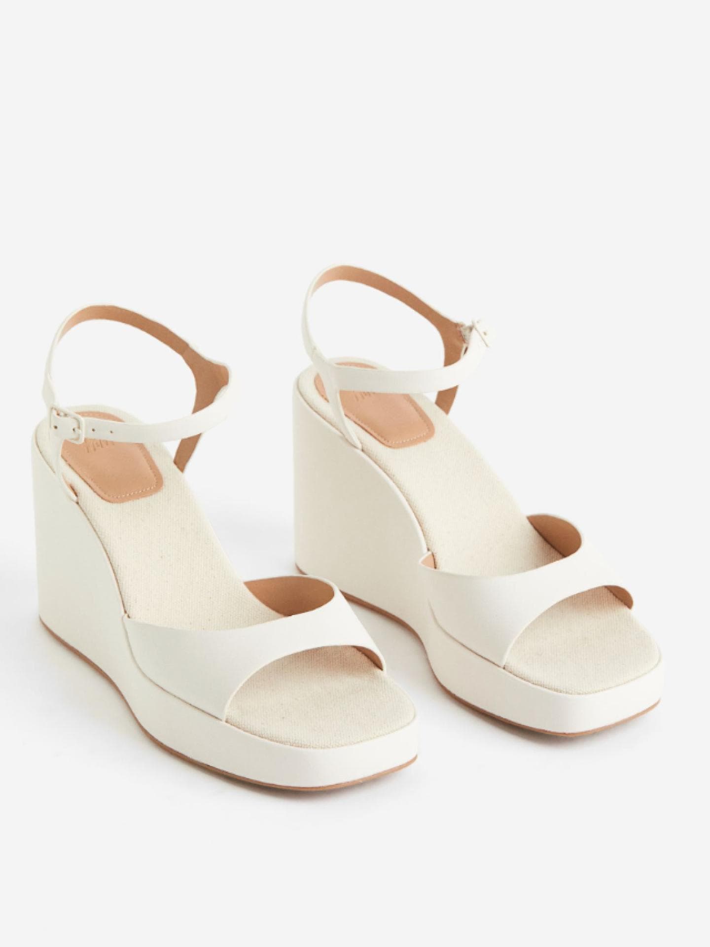 Weiße Sandalen