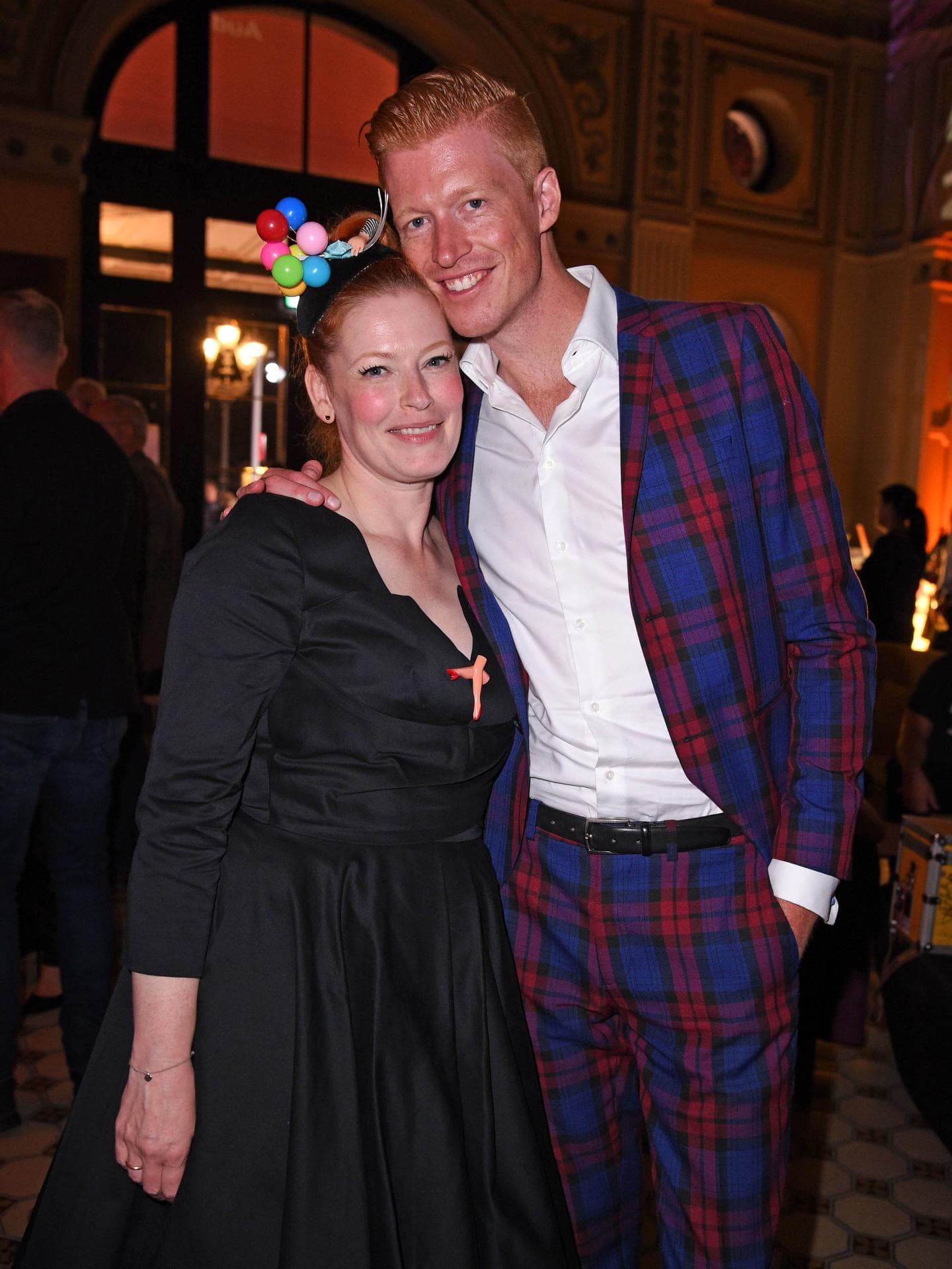 Enie van de Meiklokjes und Ehemman Tobias Stræbo