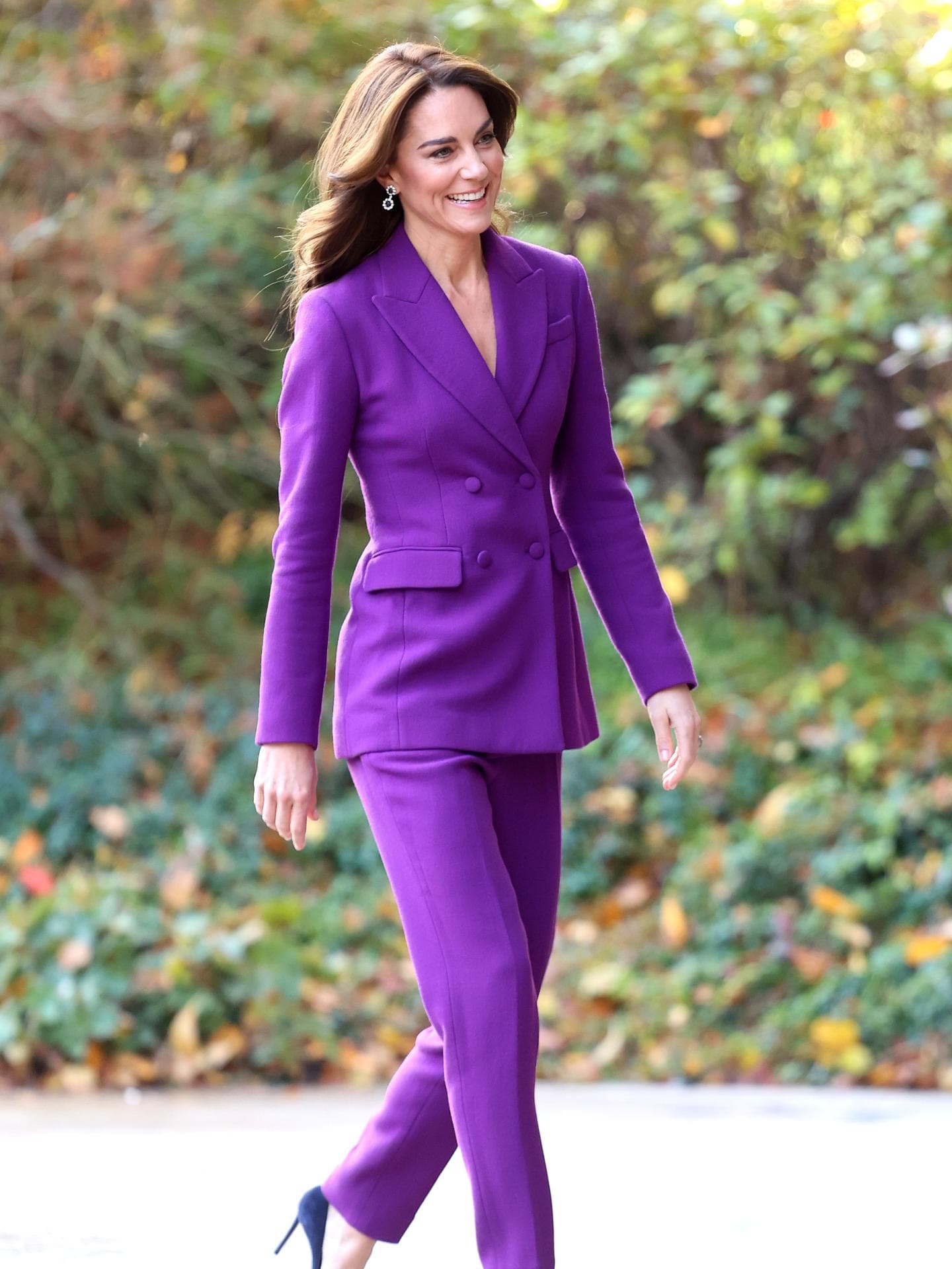 Prinzessin Kate im lilafarbenen Anzug