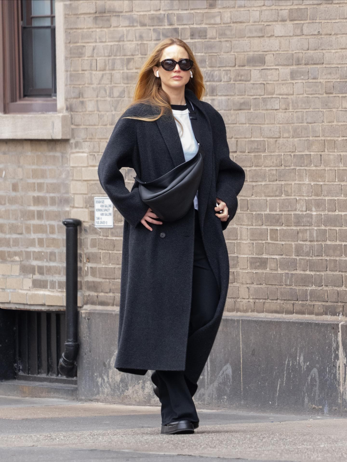 Diese coole Tasche von Arket geht gerade viral Jennifer Lawrence Streetstyle Look