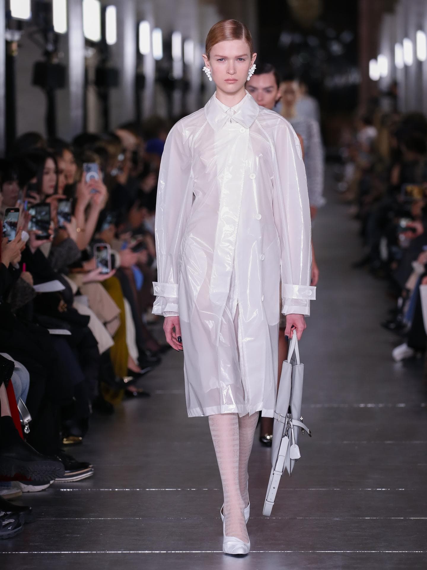Model mit weißer Strumpfhose