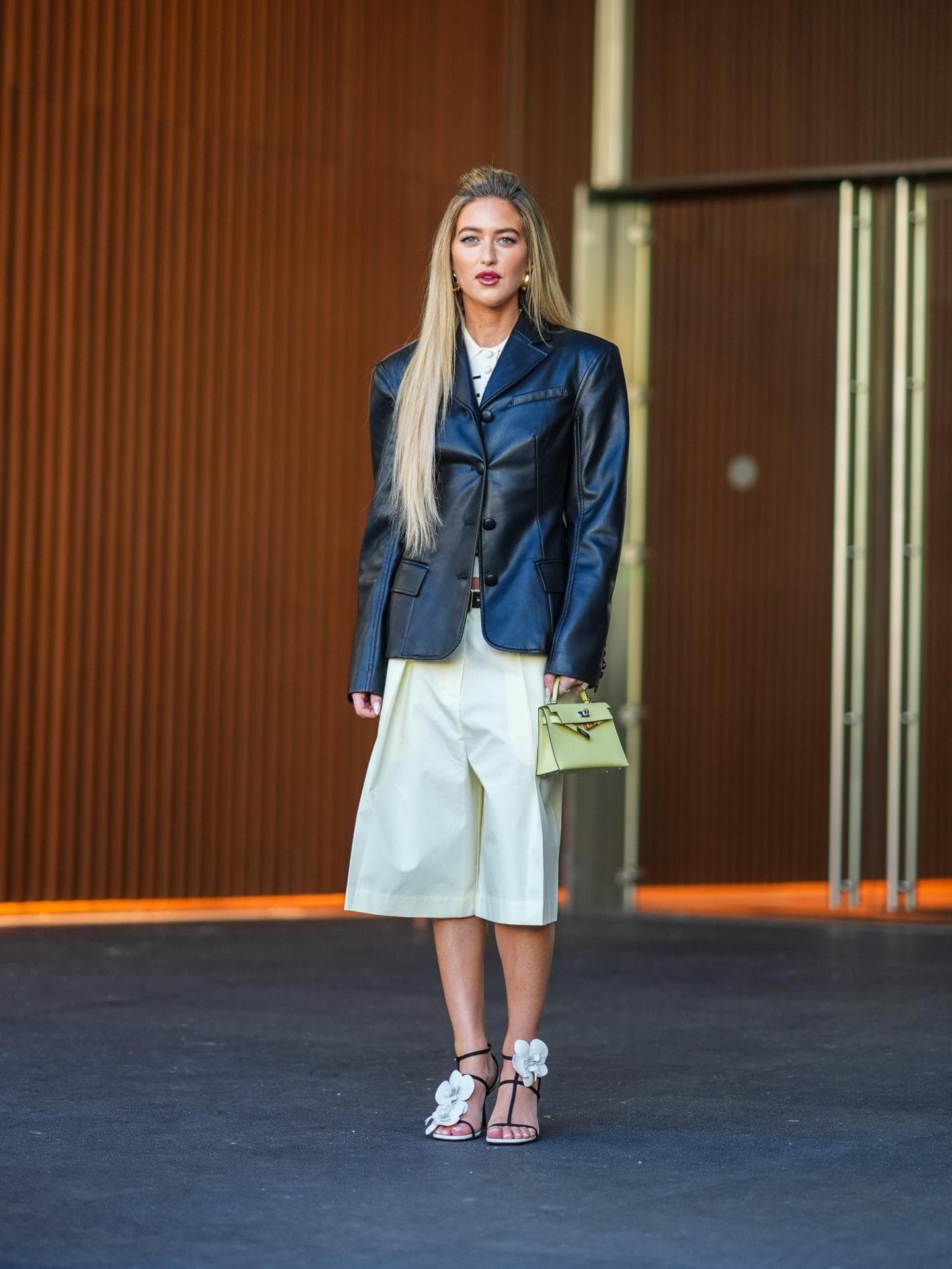 Dieser Modetrend ist out und das ist die perfekte Alternative Emili Sindlev in Bermuda Shorts