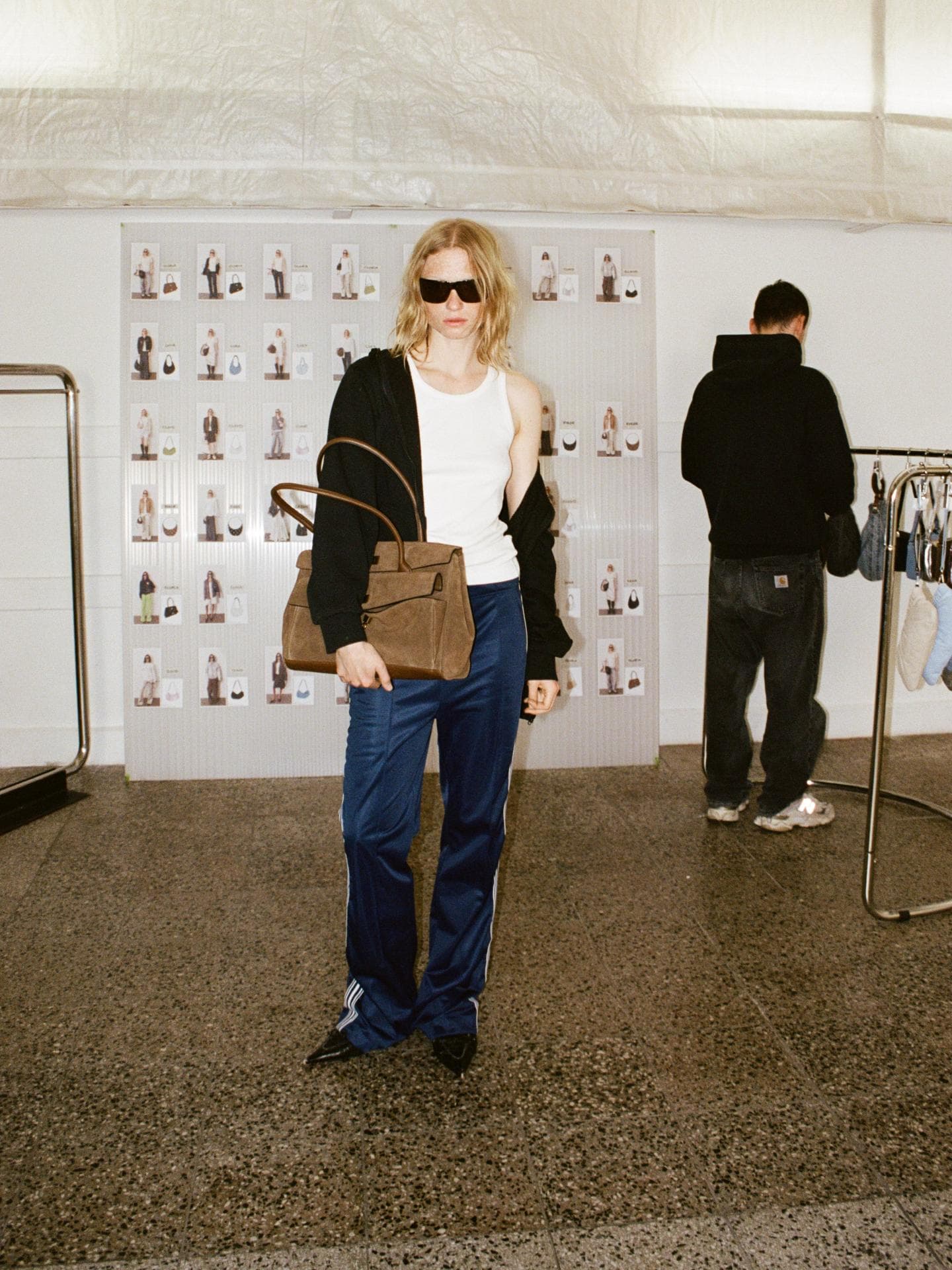 : Gloria II – klare Linien, moderner Charakter, bereit für jeden Anlass.