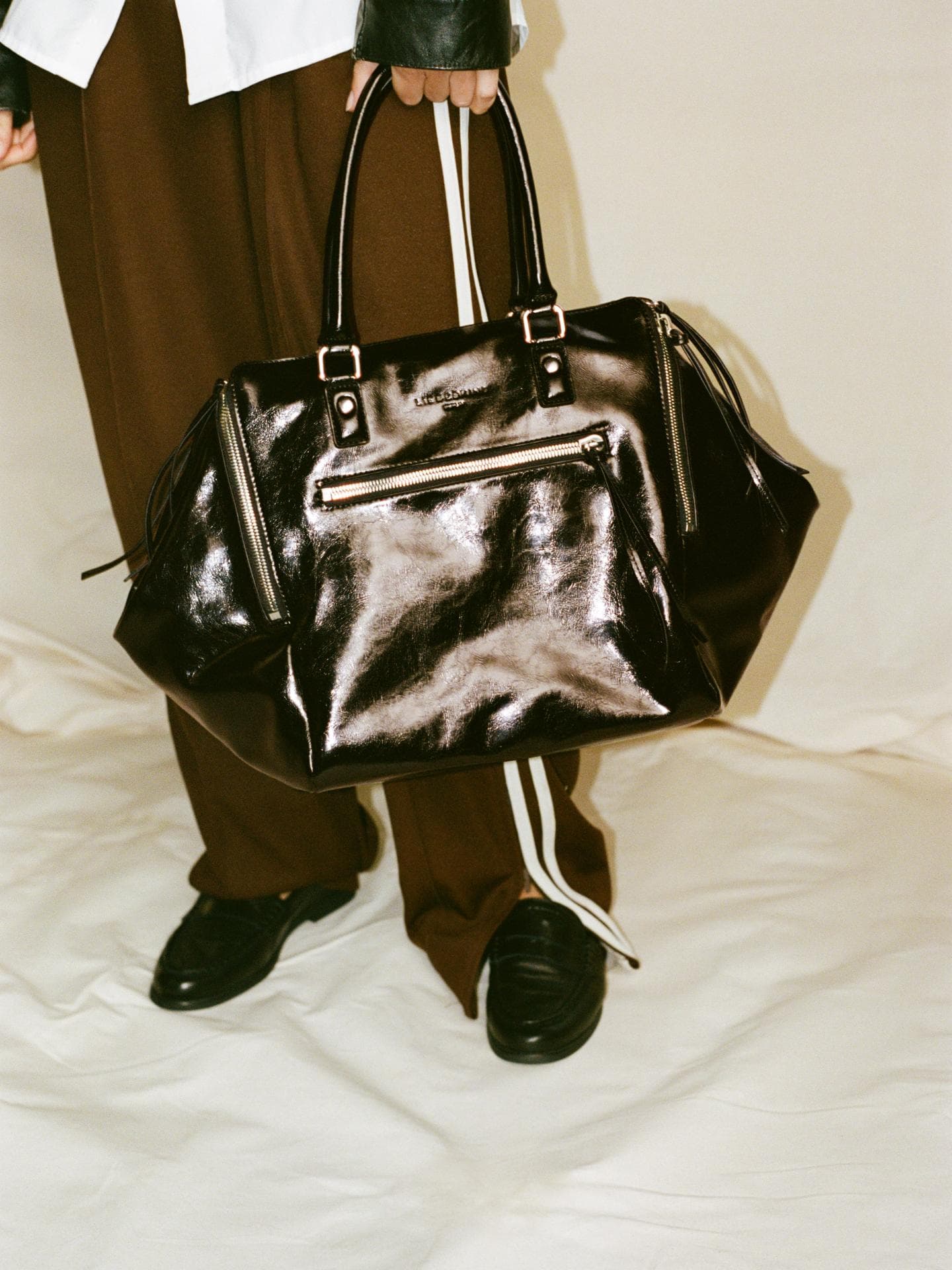 Eine Ikone, die alles mitträgt – vom Coffee-to-go bis zu großen Ideen.