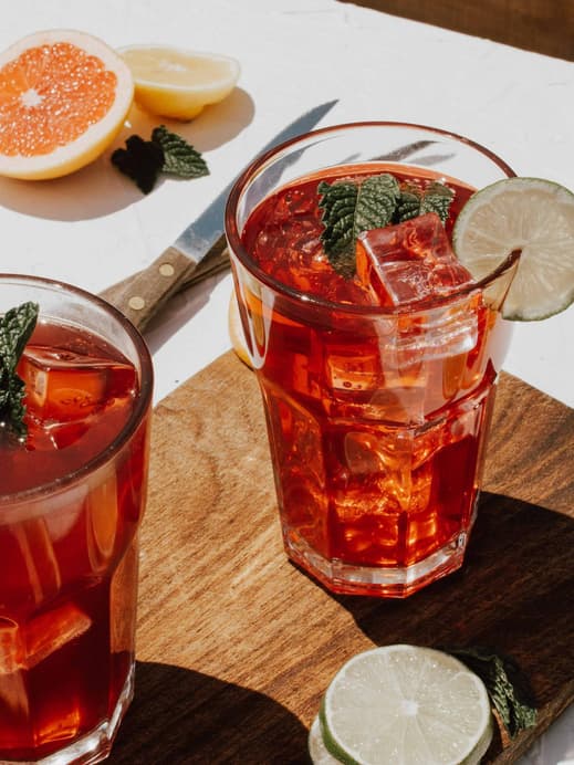 Roter Cocktail