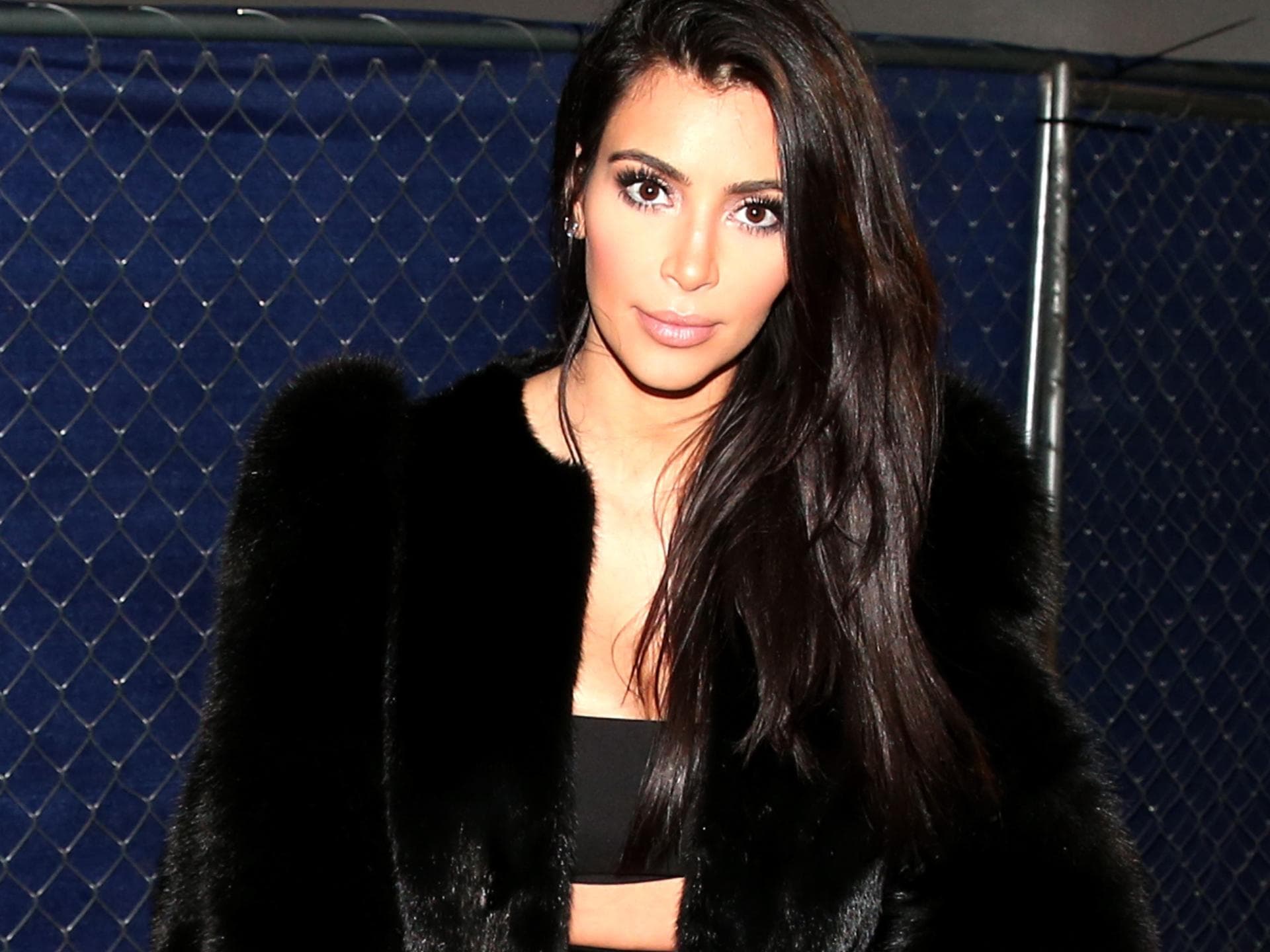 Kim Kardashian im Pelzmantel