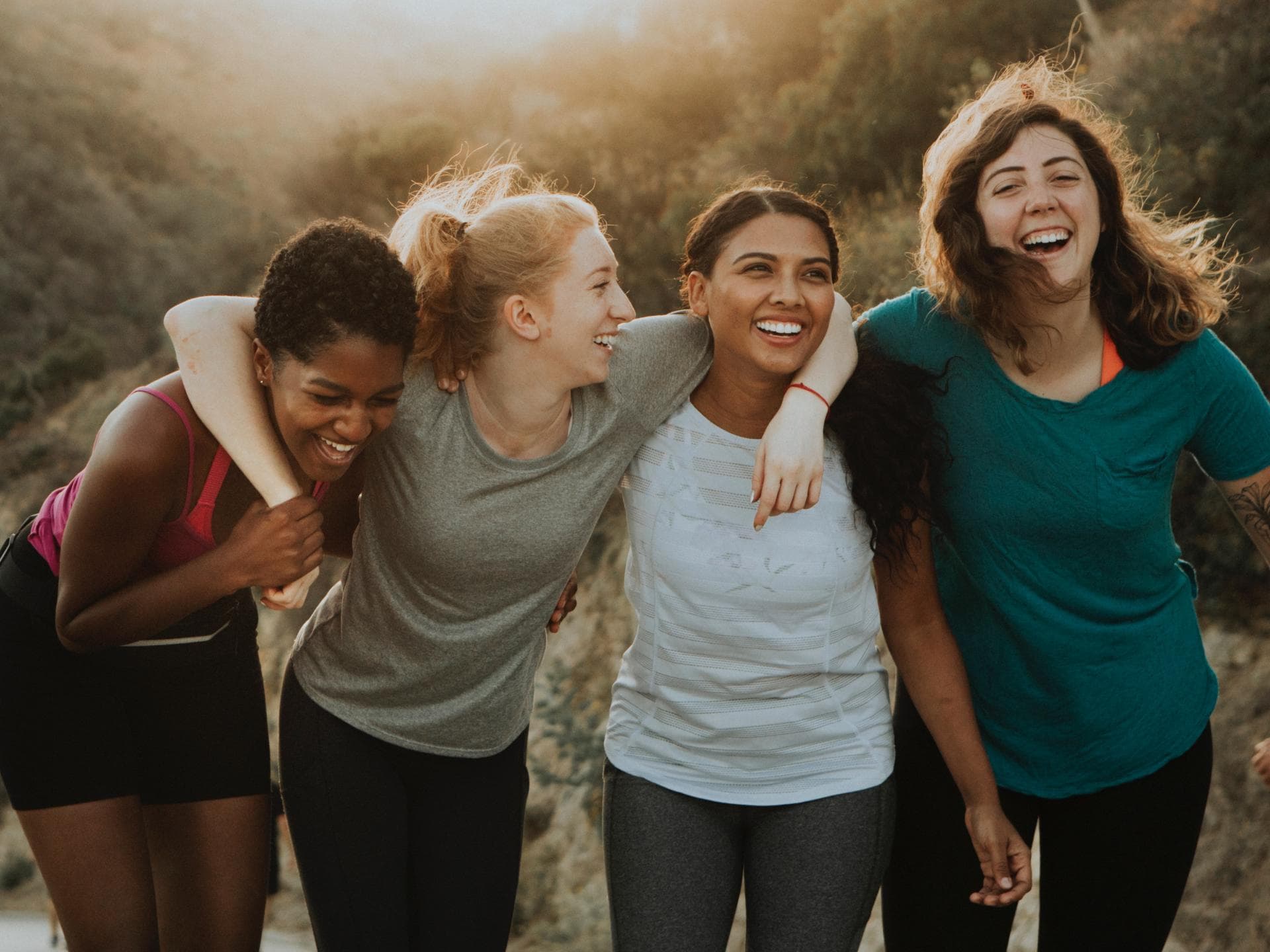 Vier Frauen in der Natur